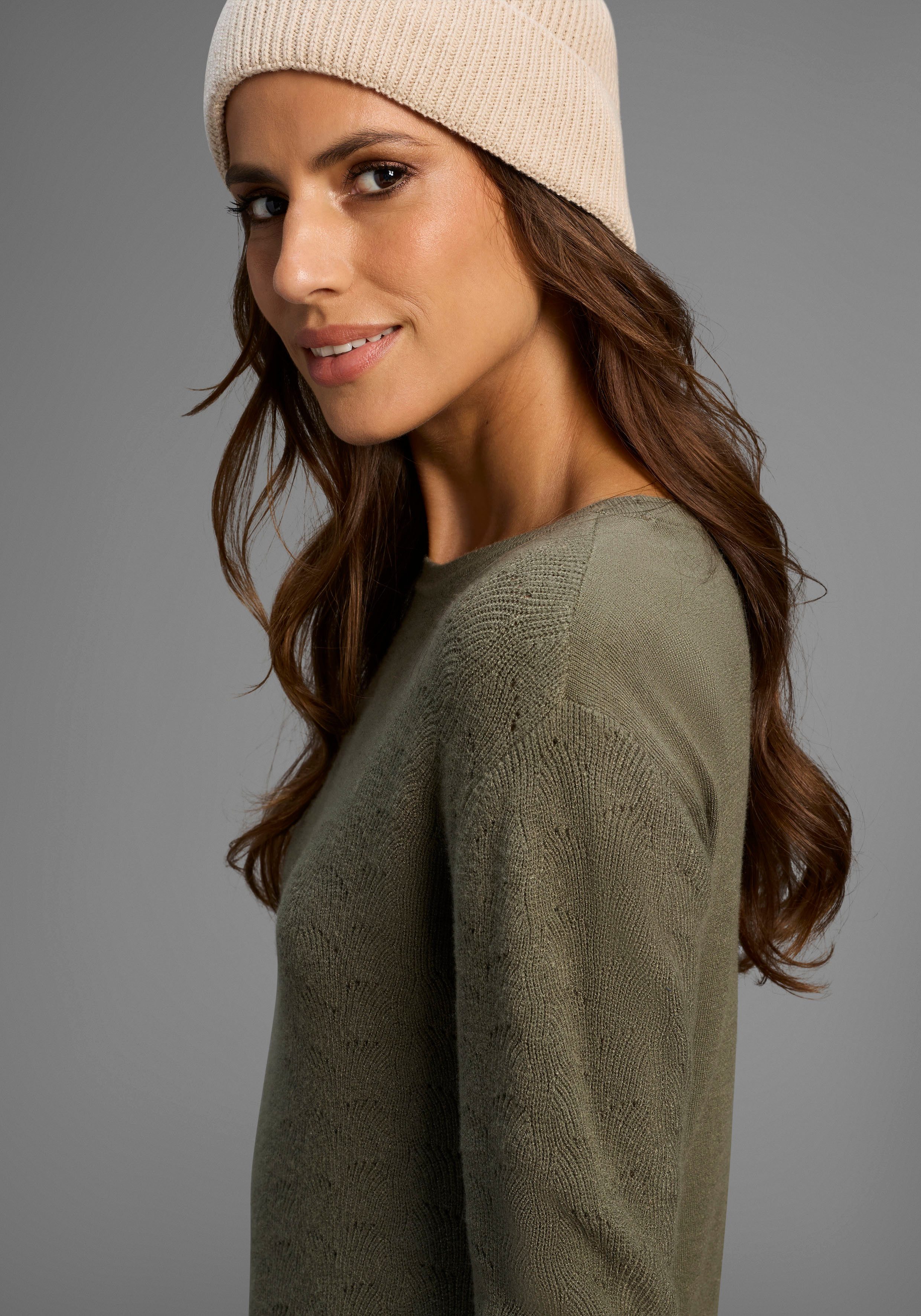 Laura Scott Strickkleid aus filigranem, weichem Ajourstrick – Bild 4 von 5