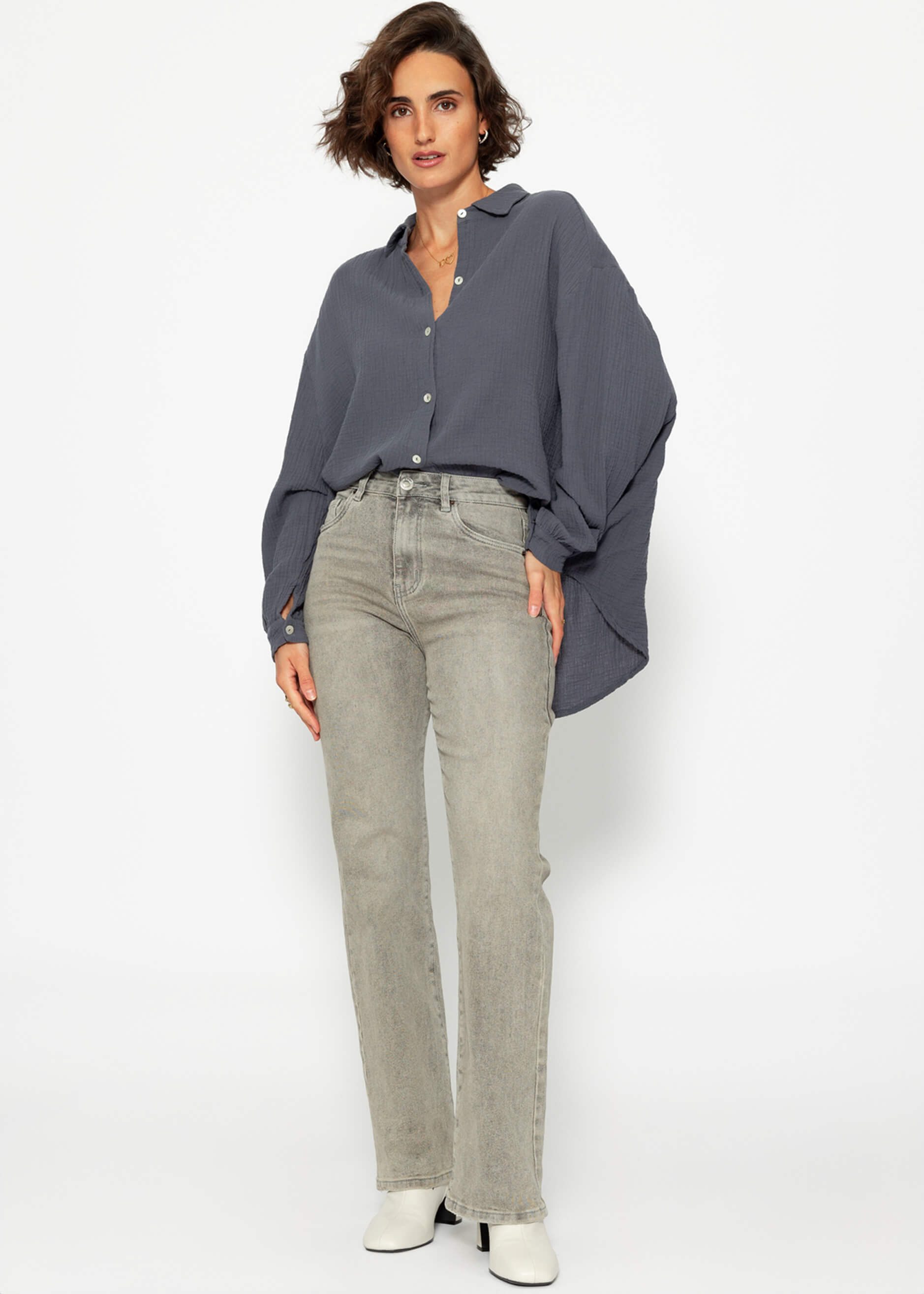 SASSYCLASSY Longbluse Oversize Musselin Bluse Damen kurz Langarm Elegant Hemdbluse lang aus Baumwolle mit V-Ausschnitt, One Size (Gr. 36-48)