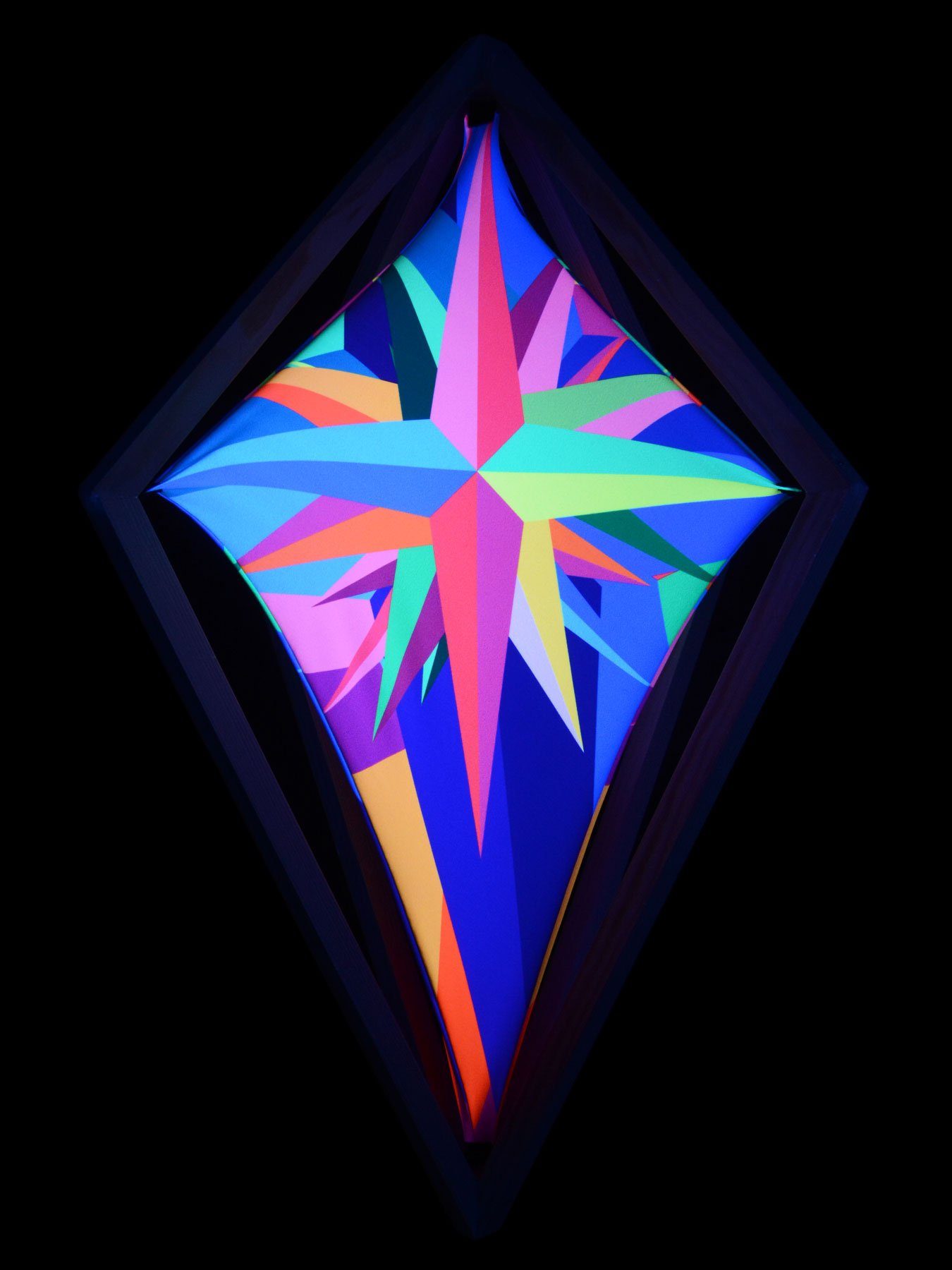 UV-aktiv, Star", Spandex unter leuchtet 3D Space Schwarzlicht Schwarzlicht Wanddekoobjekt Raute "Neon PSYWORK 60x86cm,