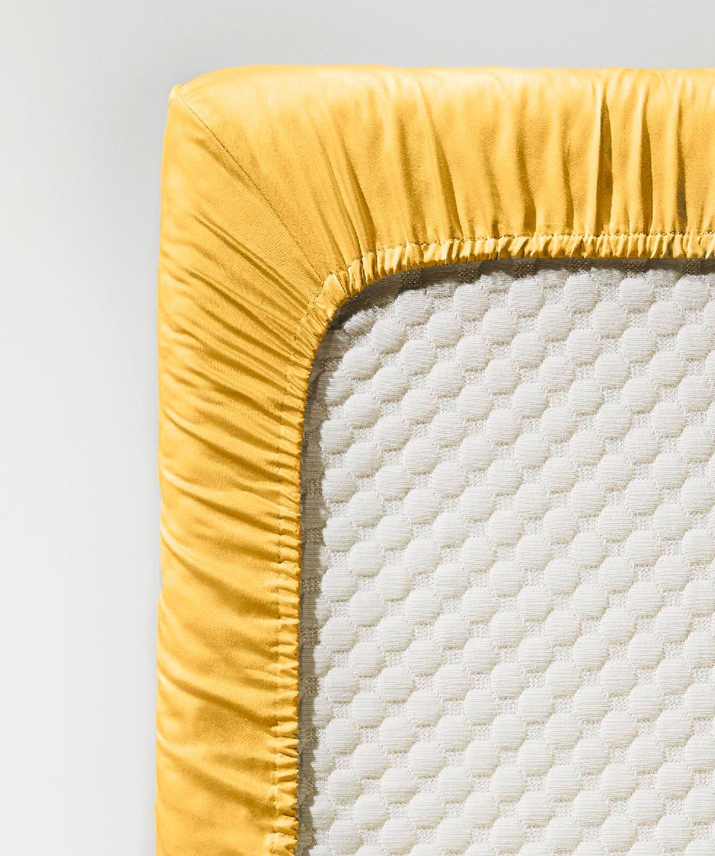 fleuresse Spannbettlaken Colours in Gr. 90x200, 140x200 oder 180x200 cm, Mako-Satin, Gummizug: rundum, (1 Stück), Mako Satin, für Matratzen bis 23 cm Höhe, Bett – Bild 3 von 5