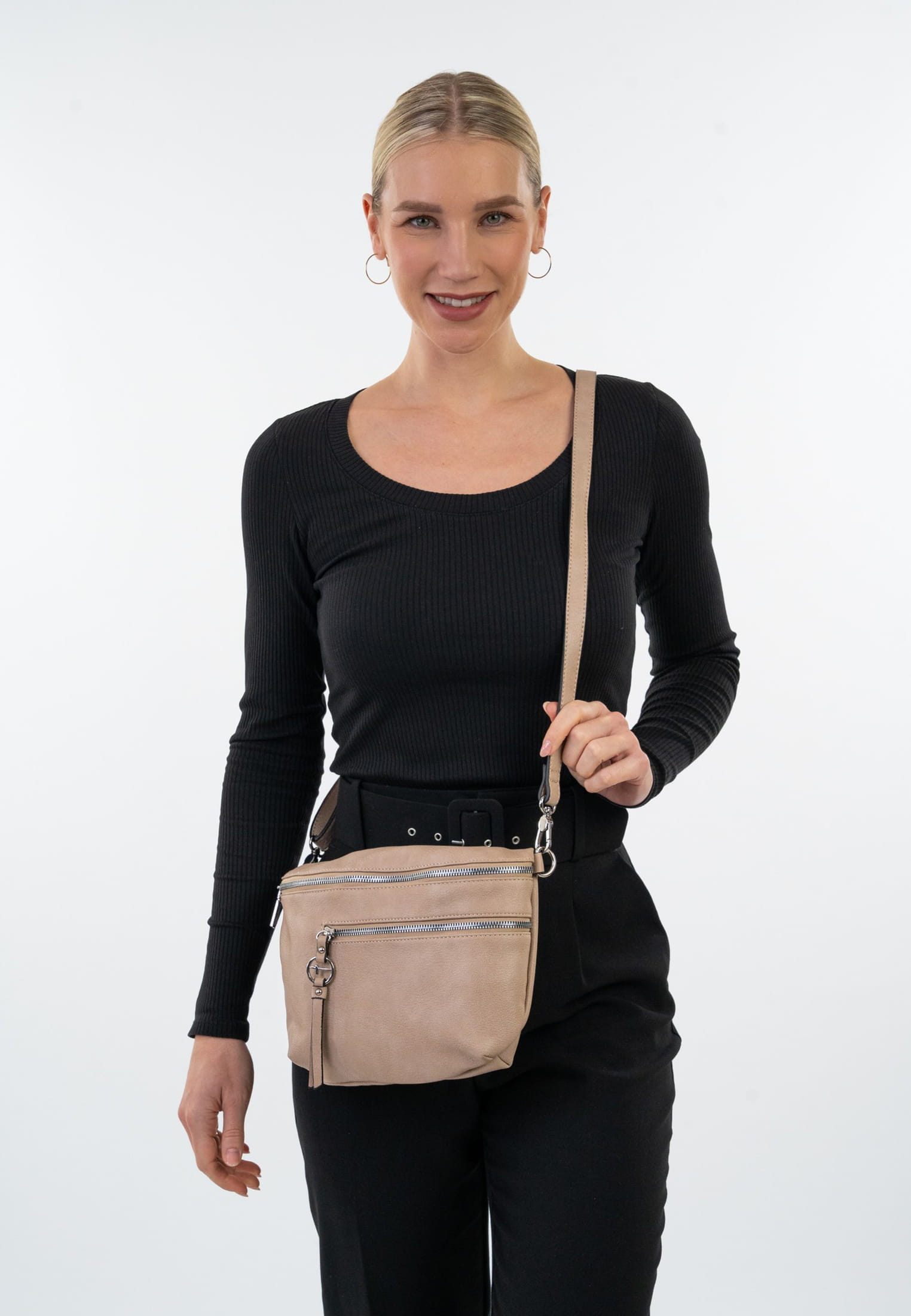 Tamaris Gürteltasche TAS Nele, Logo Anhänger