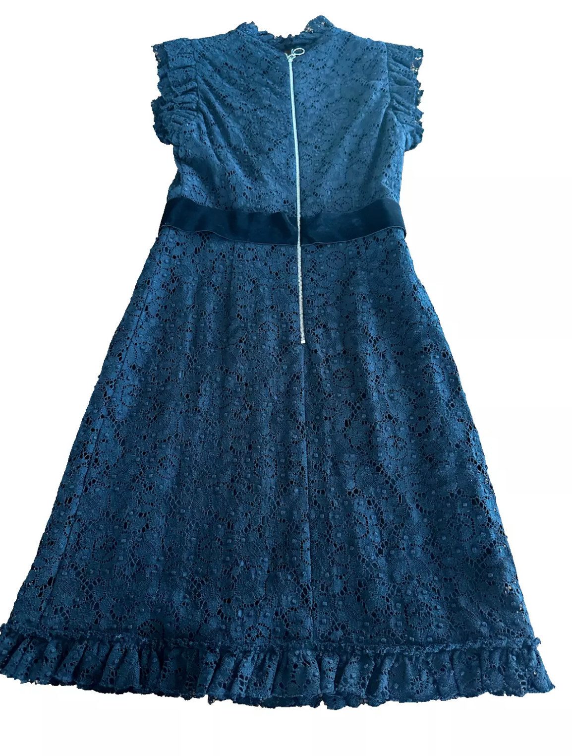 GUCCI Midikleid Ball Kleid aus hochwertiger Spitze und mit floralen Stickereien Hochwertige Spitze mit Samtband, Rüschen an Kragen