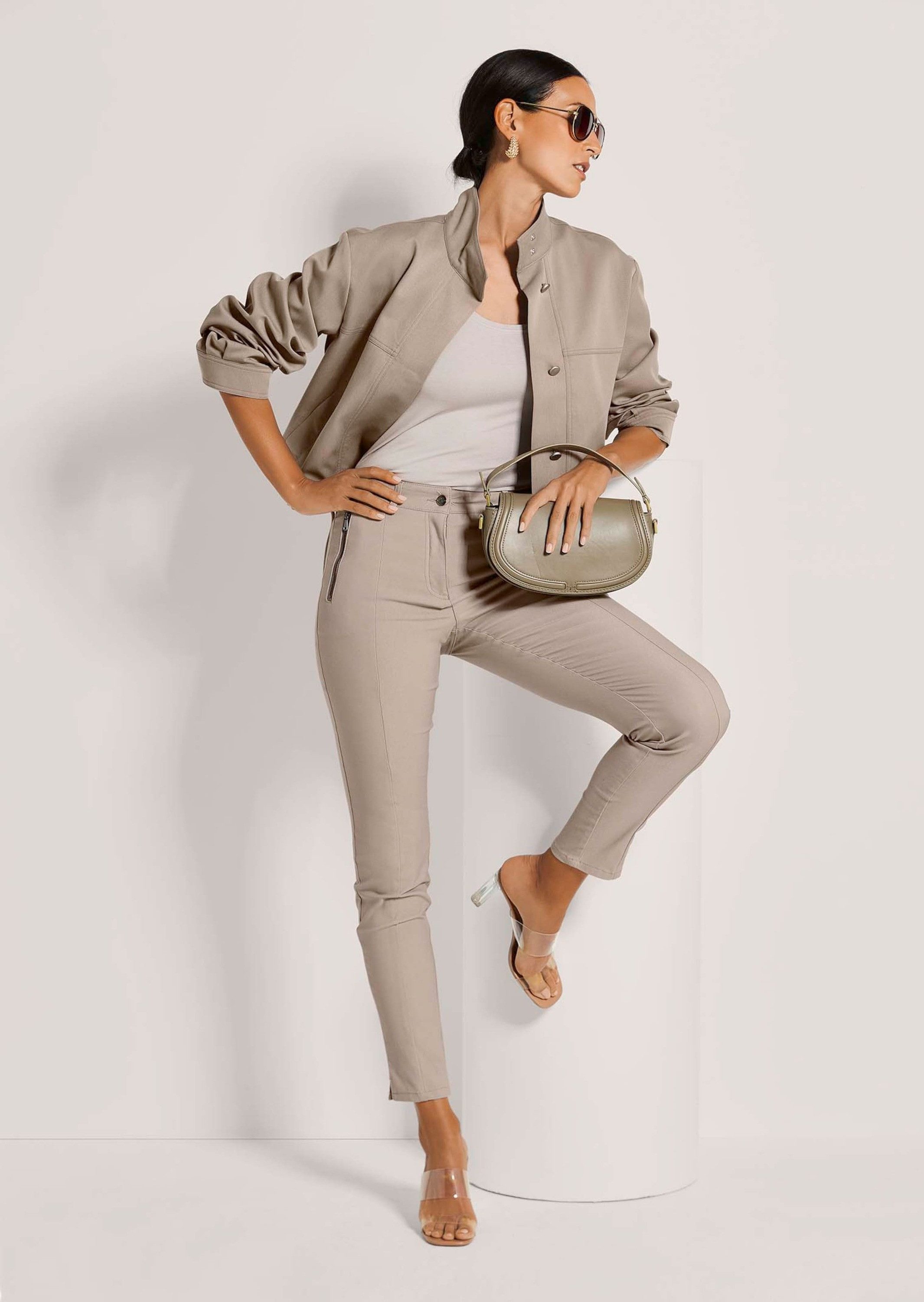 MADELEINE Outdoorjacke Kurzjacke mit Stehkragen – Bild 3 von 5