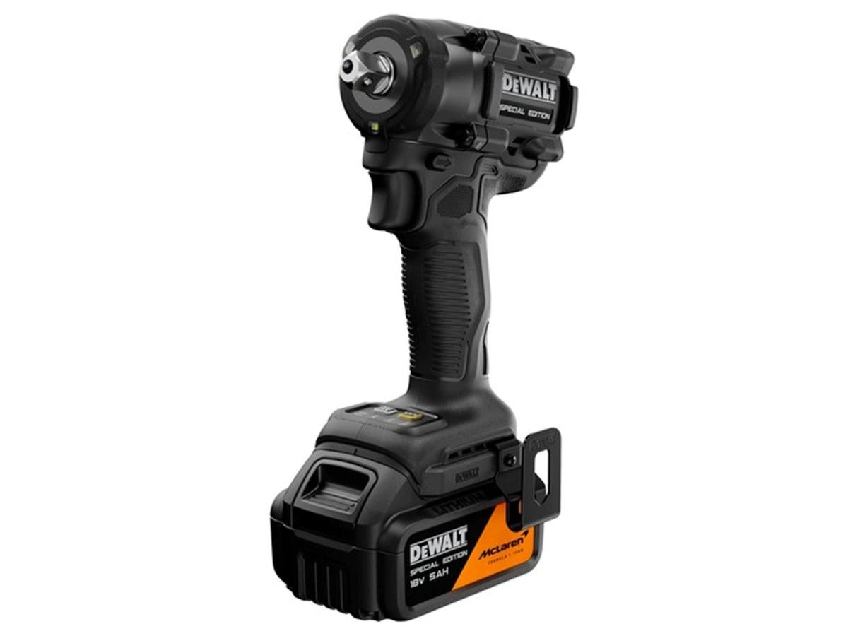 DeWalt Akku-Schlagschrauber DCF92MP2T-QW, 2500 U/min, 406 Nm, (Set), inkl. 2 Akkus und Ladegerät, McLaren Sonderedition, im TSTAK-Koffer