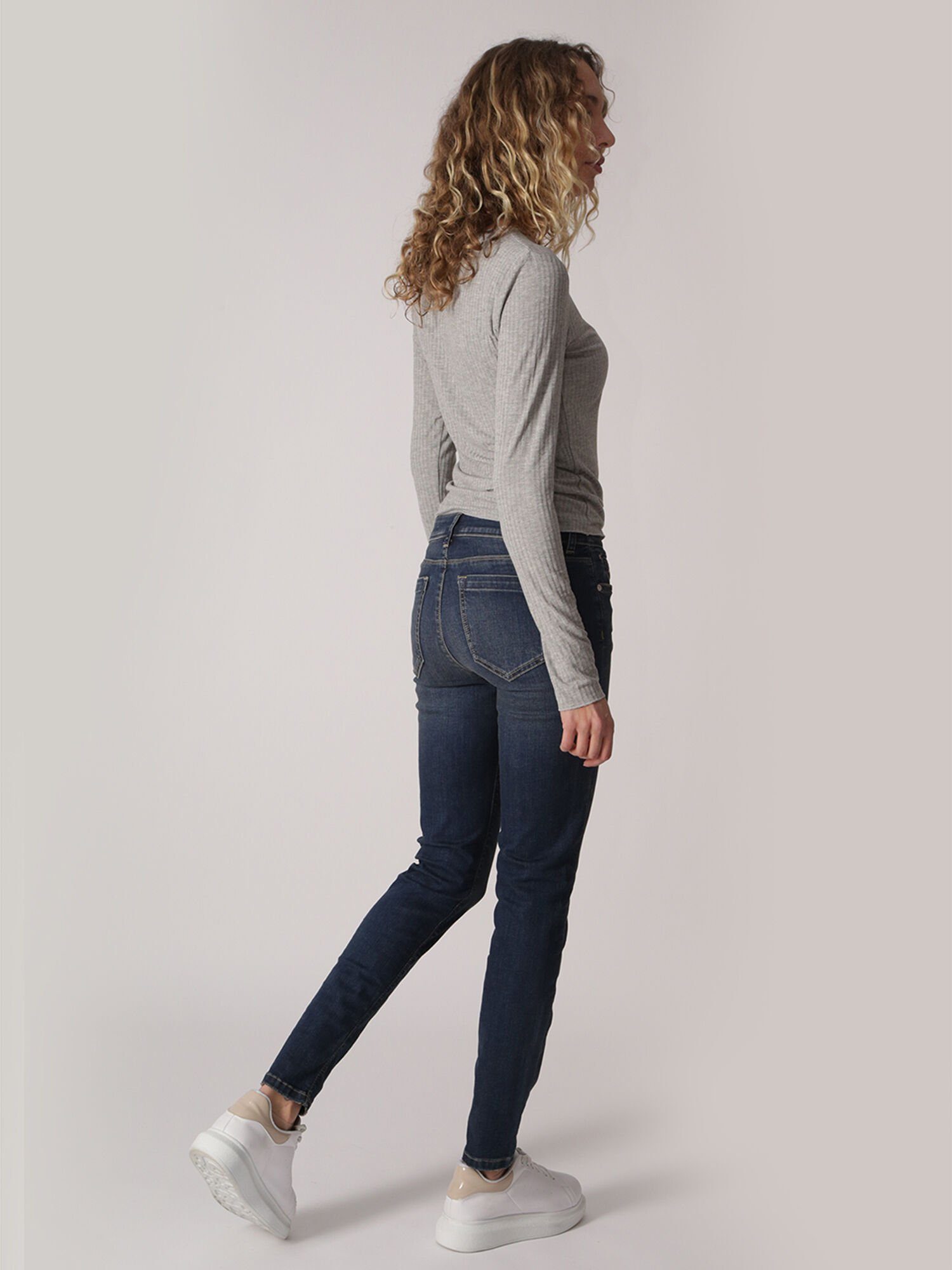 Monika of Destroyed-Look Madison im Slim-fit-Jeans Miracle Blue Denim