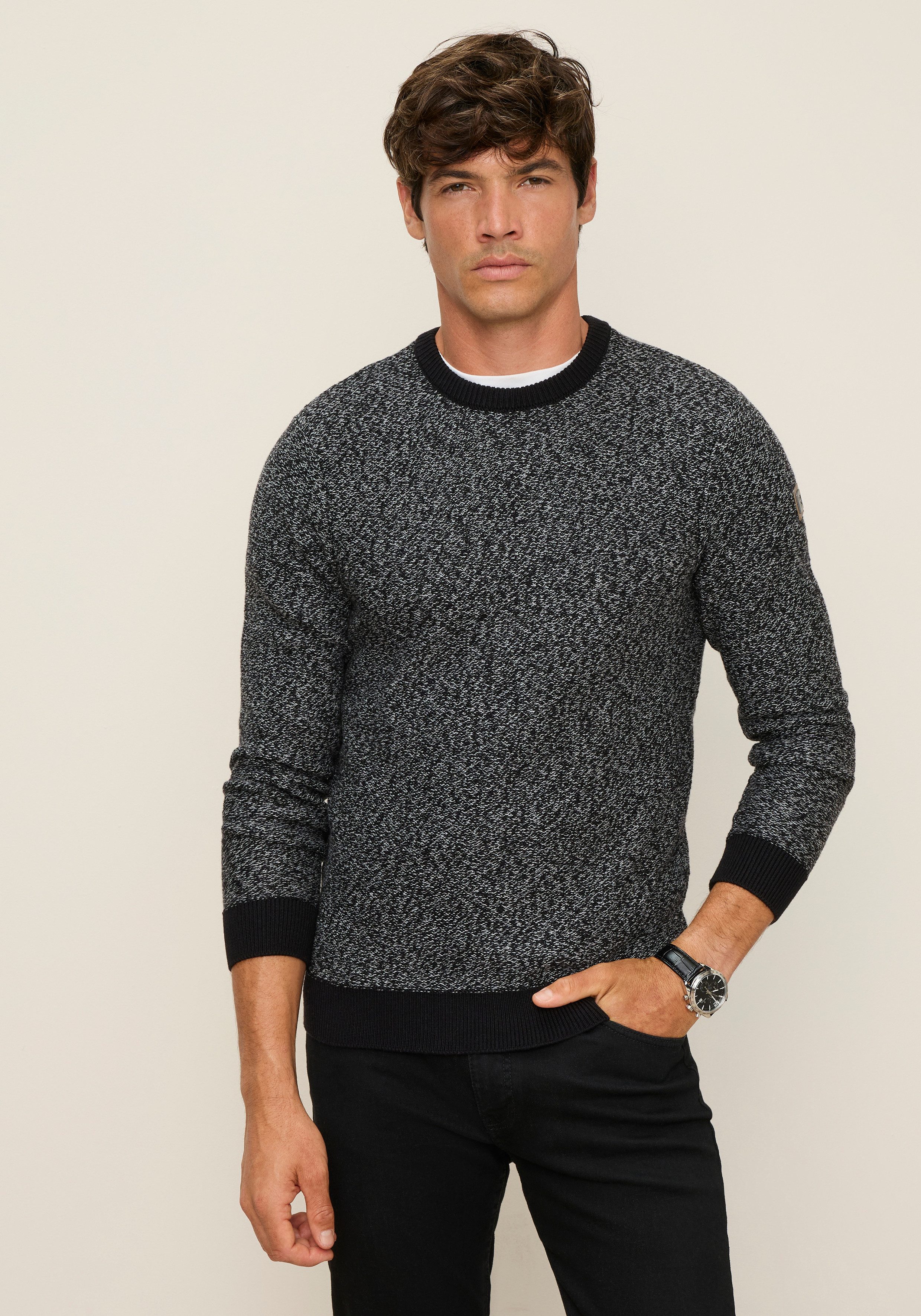 Man's World Rundhalspullover Neue Kollektion! Highlight Strukturqualität mit Rippbündchen am Ausschnitt, Strickmaterial, melierte Optik. € 29,99, (€ 29,99 pro 1 Stk).