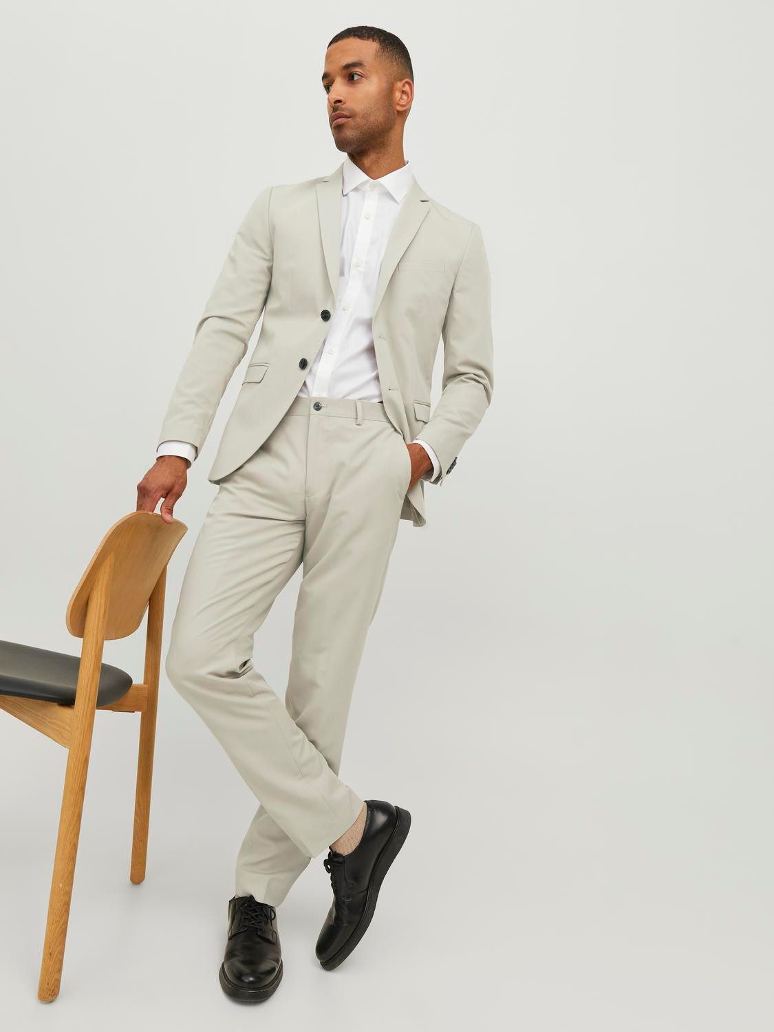 Jack & Jones Anzug JPRFRANCO Extra schmal, pflegeleicht, stilvoll mit fallendem Revers (Packung, 2-tlg) unifarben, modisch, slim fit, Kunstfaser