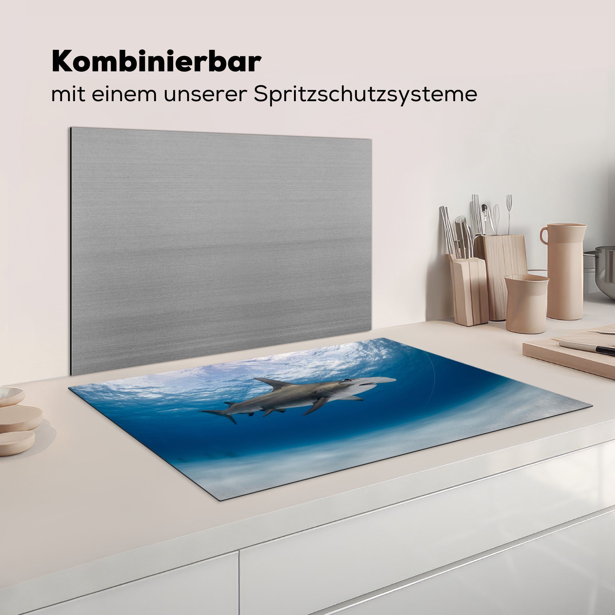 Hammerhai 81x52 die Schutz Herdblende-/Abdeckplatte Induktionskochfeld tlg), klaren MuchoWow Vinyl, (1 cm, Ceranfeldabdeckung für Meer, Ein in küche, einem