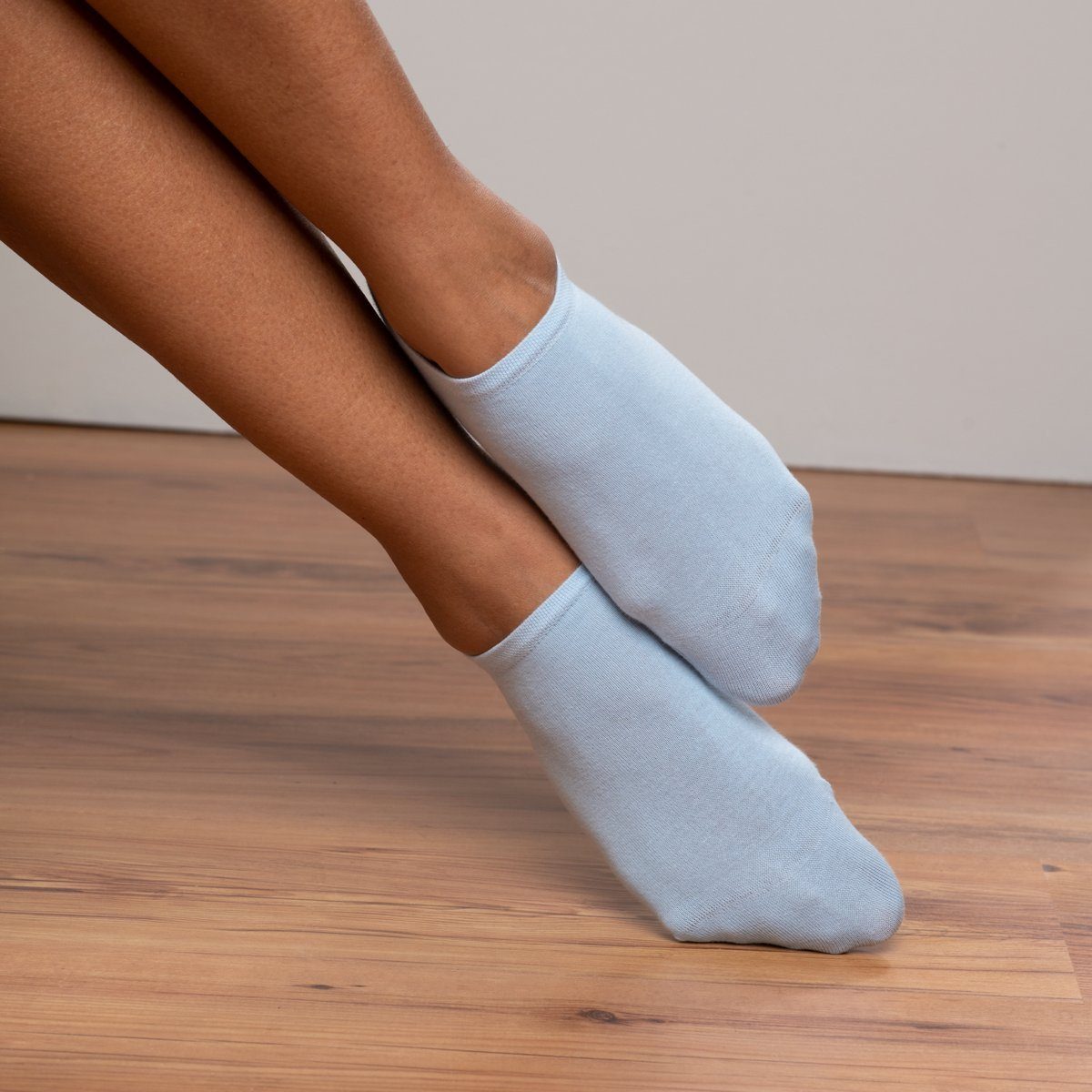 LIVING CRAFTS Sneakersocken ABBY Tiefer Ausschnitt am Knöchel Forget-me-not