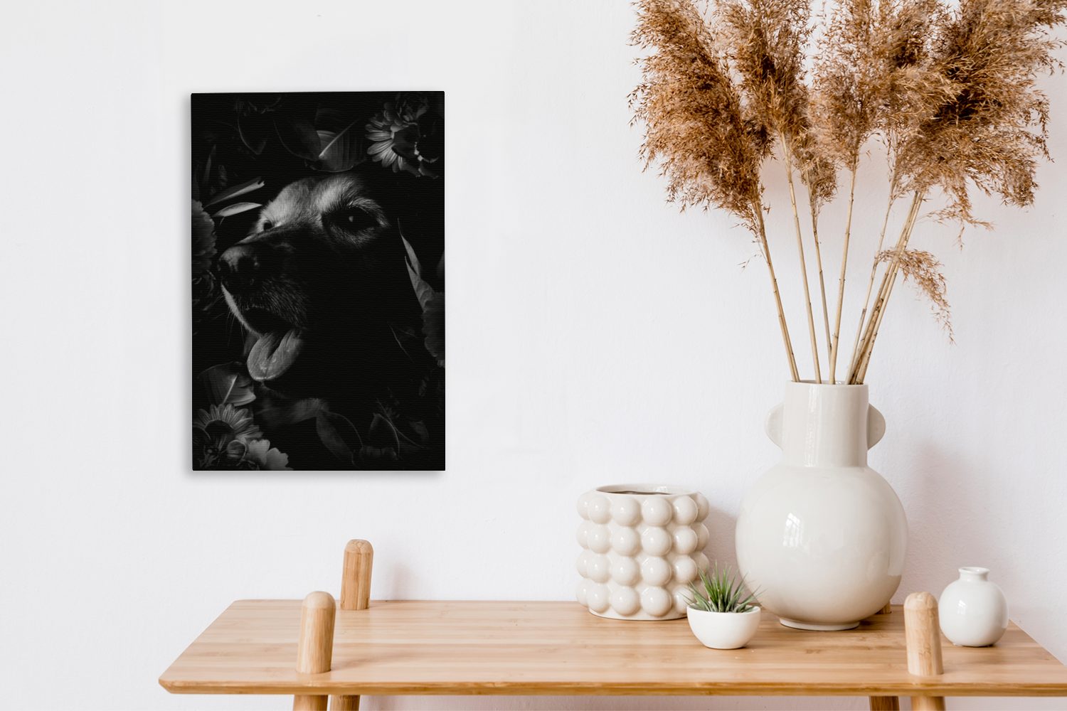 OneMillionCanvasses® Leinwandbild Leinwandbild inkl. Botanischer (1 St), Hintergrund dunklem Gemälde, bespannt Hund und - schwarz Zackenaufhänger, 20x30 weiß, cm fertig vor