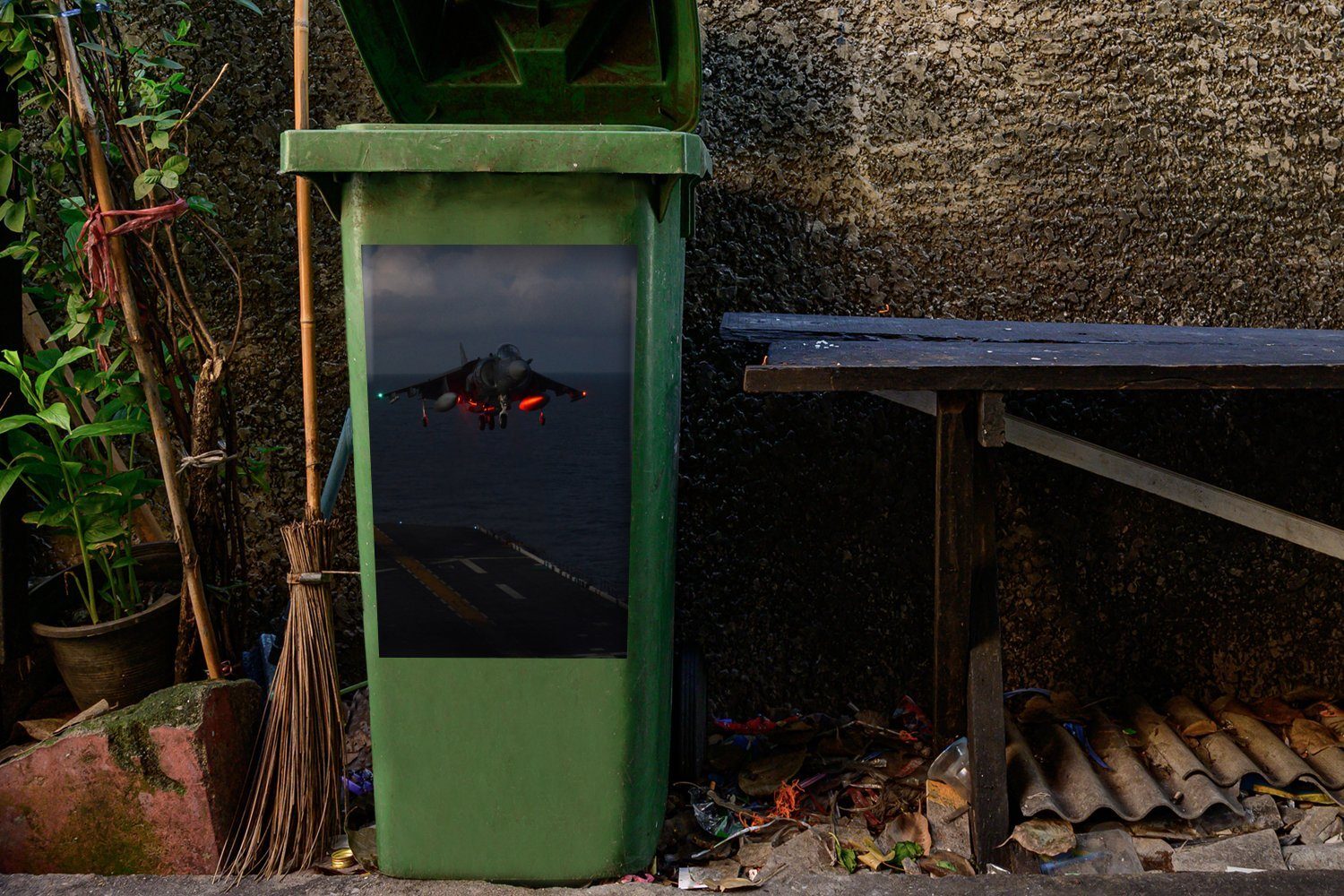 Mülltonne, (1 St), MuchoWow Flugzeuge Düsenjäger Sticker, - - Abfalbehälter Wandsticker Nacht Mülleimer-aufkleber, Container,