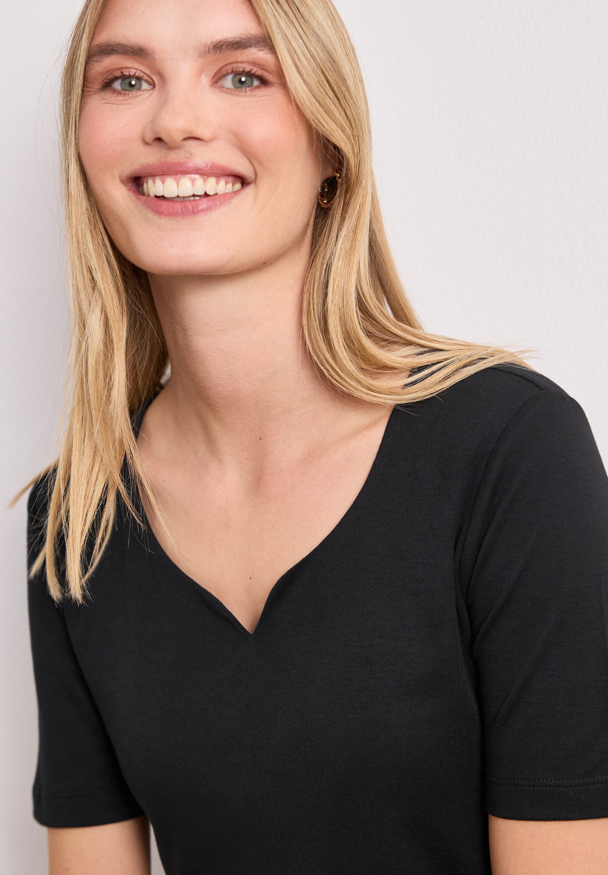STREET ONE Kurzarmshirt Style Ada Sommershirt mit Herz-Ausschnitt