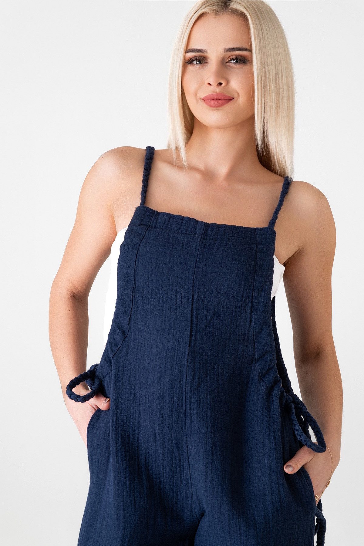 WENOR Overall Damen Jumpsuit Musselin mit Flechtträgern – locker & größenverstellbar – Bild 5 von 5