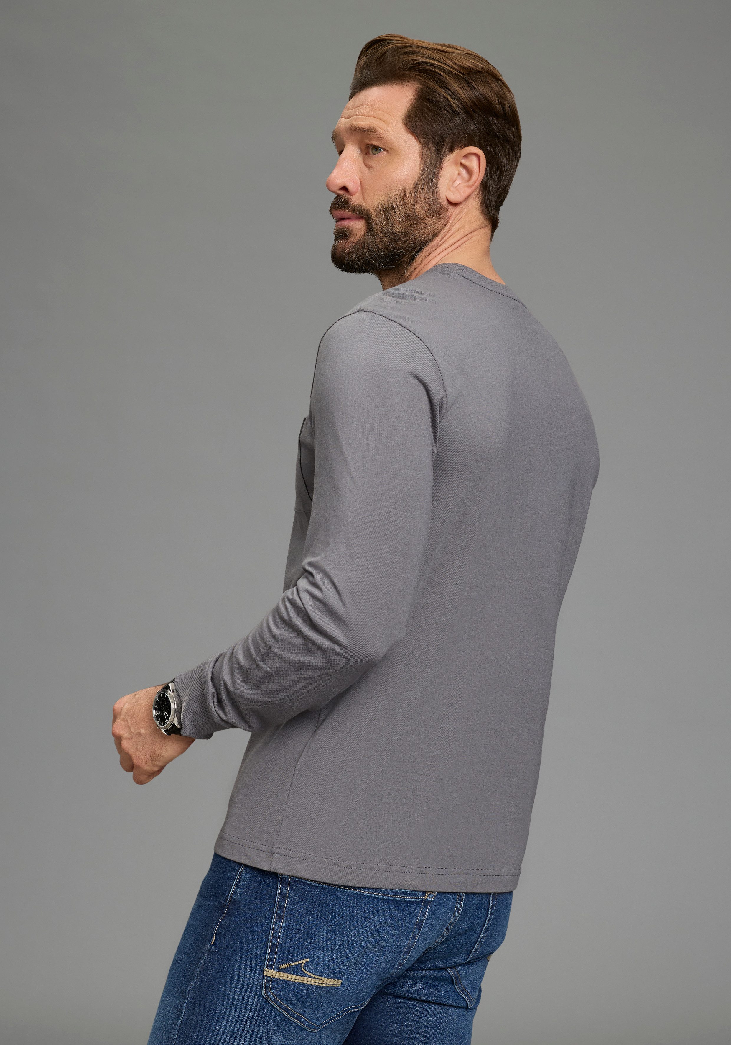 Man's World Langarmshirt Neue Kollektion! casual Stil, Langarmshirt, schmale Passform, unifarben. € 14,99, (€ 14,99 pro 1 Stk).