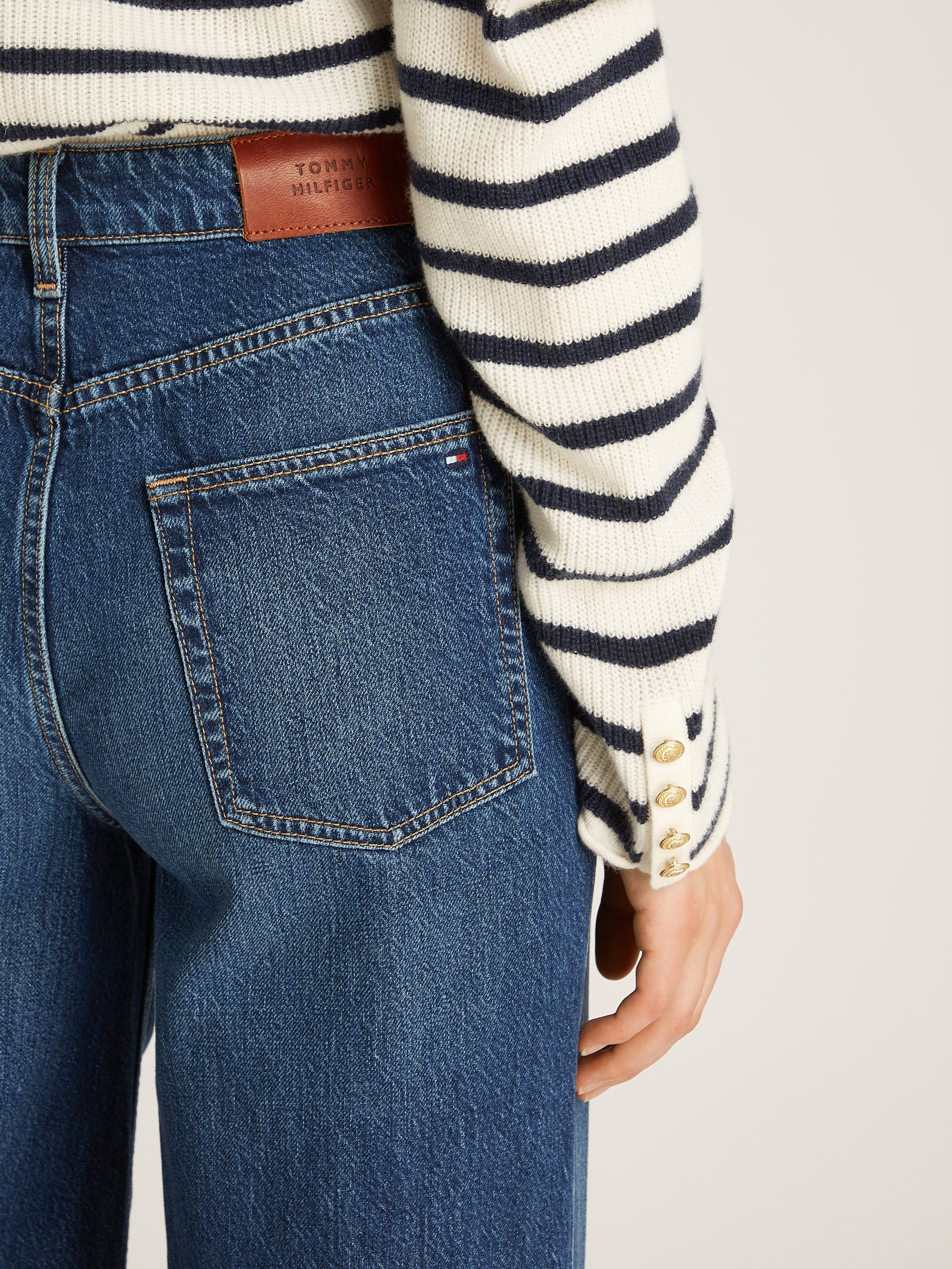Tommy Hilfiger Weite Jeans WIDE LEG HW LOU mit Logo-Badge, mit Nieten, mit Bügelfalten