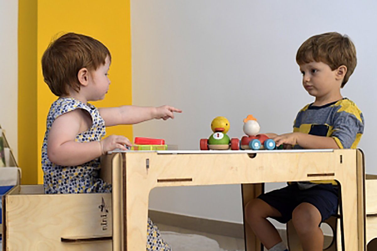 Design und Geländewagen Kindertisch- MDF DOTMALL 3-teiliges Stuhlset Bartisch