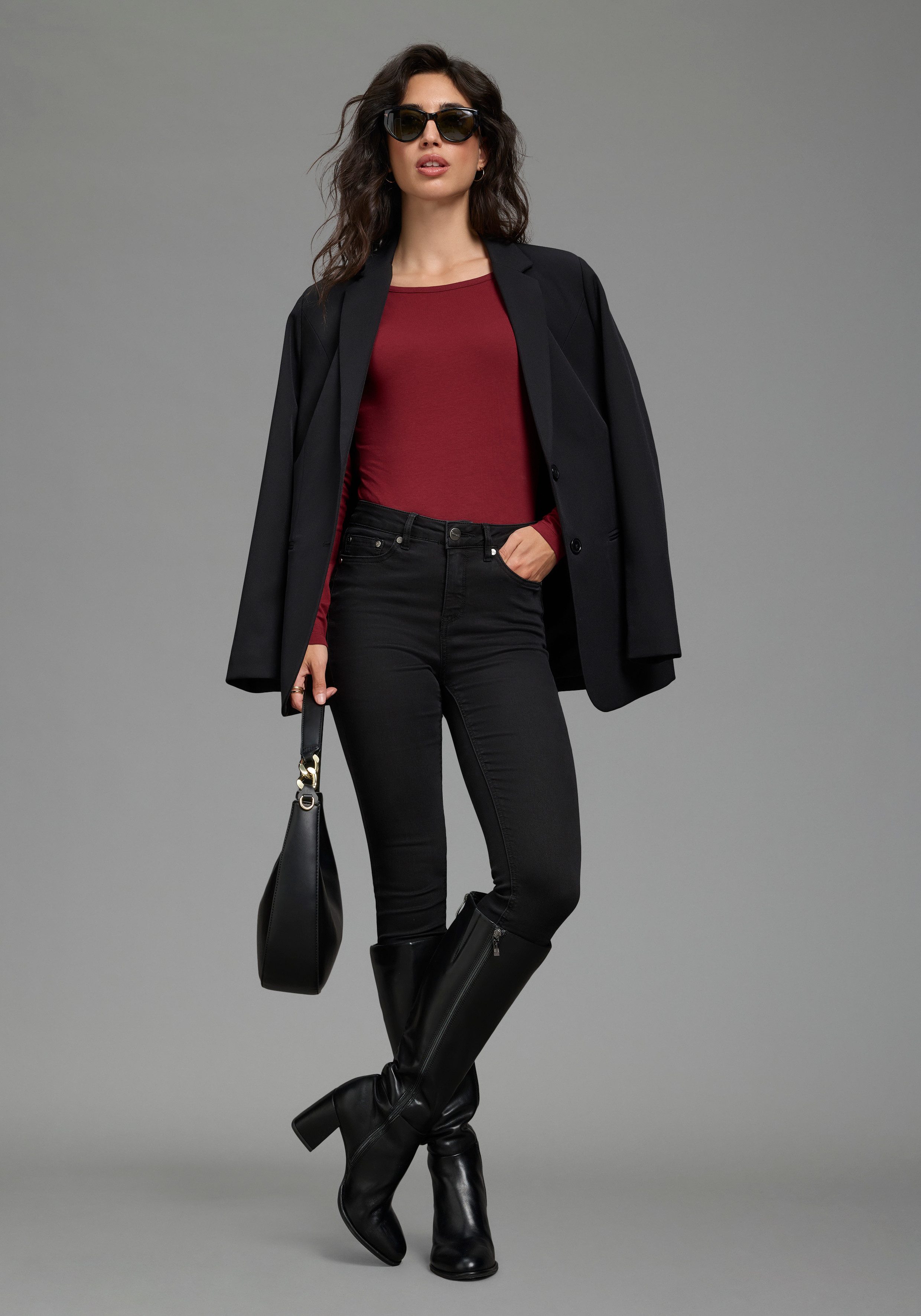 Zum Outfit 9