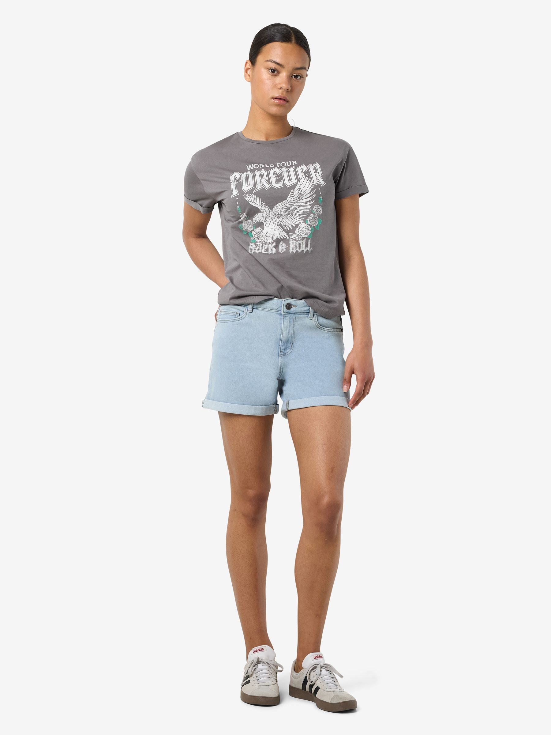 Noisy may Jeansshorts Stylische Jeansshorts Sommerlook Bequeme Passform Trenddesign (1-tlg) NMDEBBY NW SLIM SHORTS VI520LB NOOS
