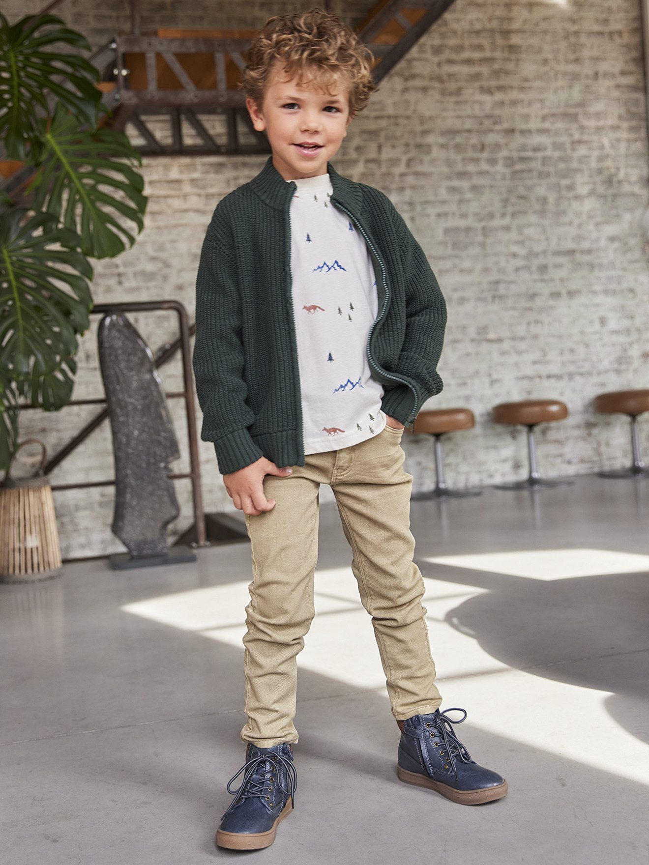 vertbaudet Cardigan Strickjacke mit Stehkragen für Jungen