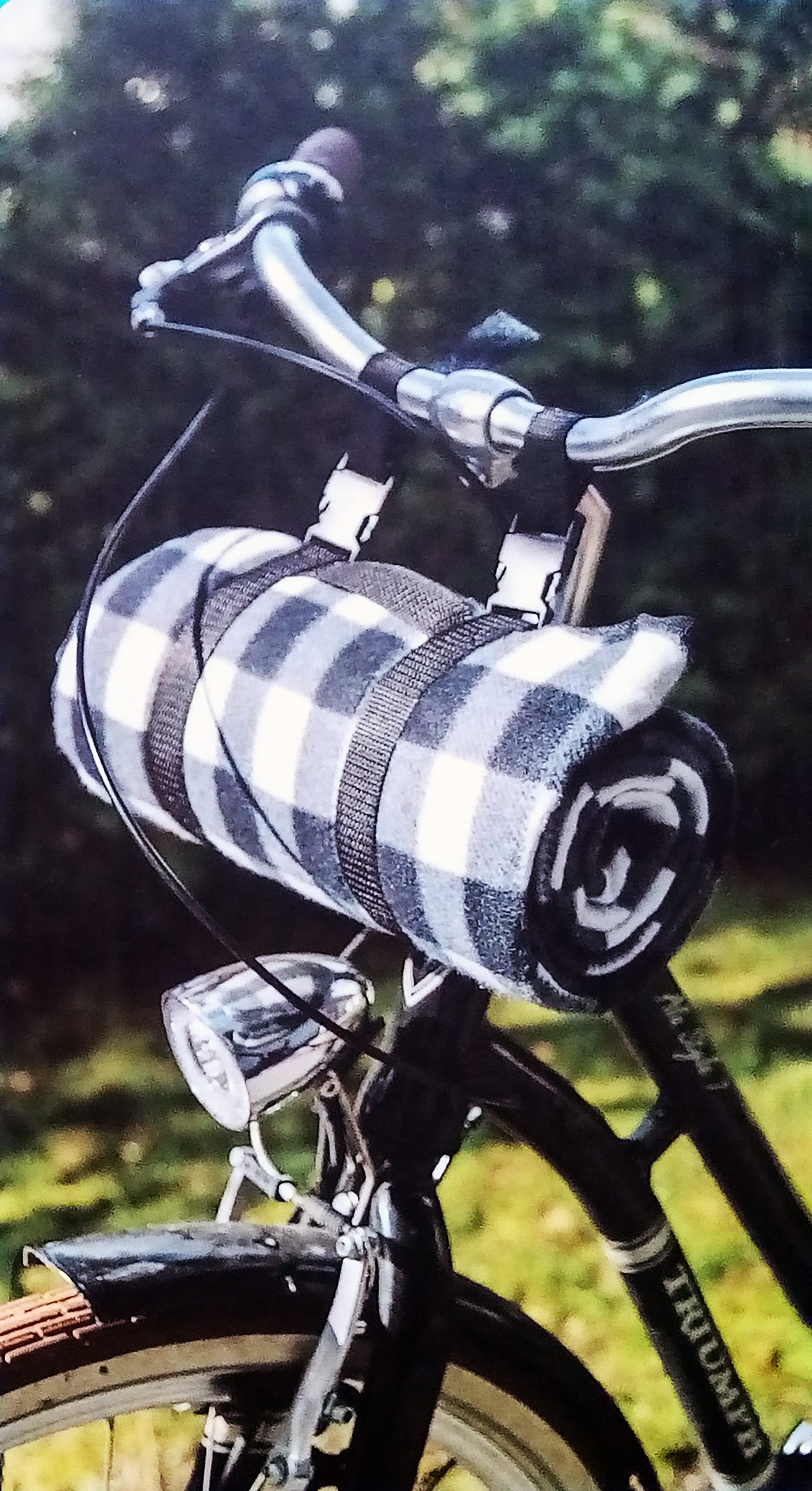 Picknickdecke PICKNICK-DECKE 120x135cm Schwarz/Weiss Befestigungsclips Fahrräder 23, Stolz GmbH, Polyester wasserdicht Fahrrad Picknickdecke Reisedecke Campingdecke