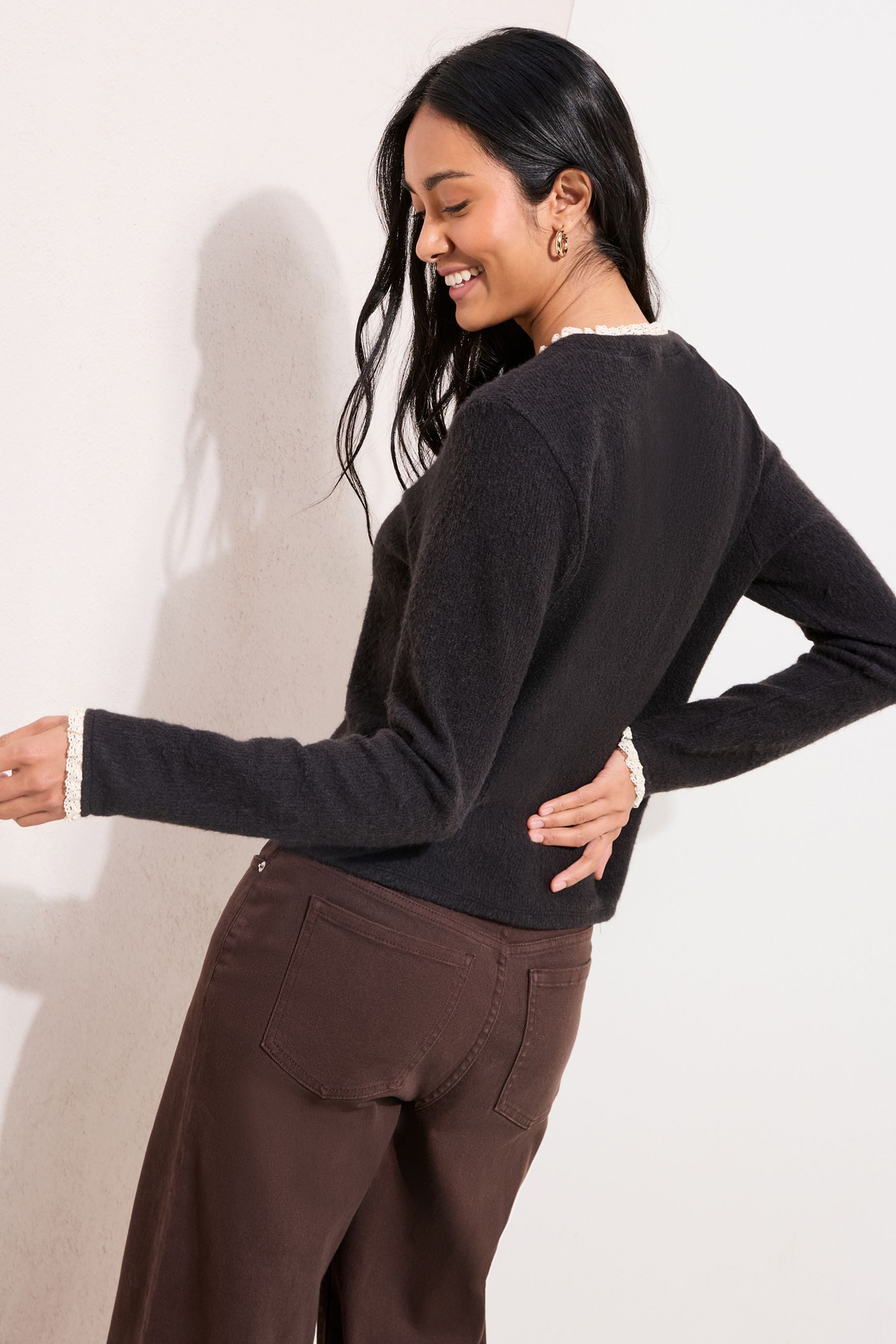 Friends Like These Strickjacke Friends Like These Strickjacke mit Spitzenbe günstig online kaufen