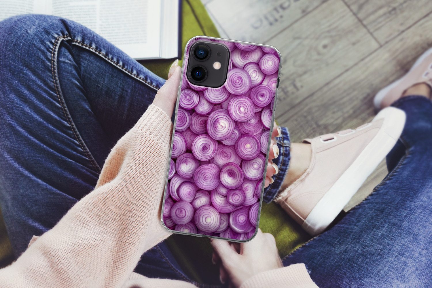 MuchoWow Handyhülle für Apple iPhone 12 Lila - Zwiebeln - Nahaufnahme, Smartphone-Bumper, Print, Handy Schutzhülle Dünn