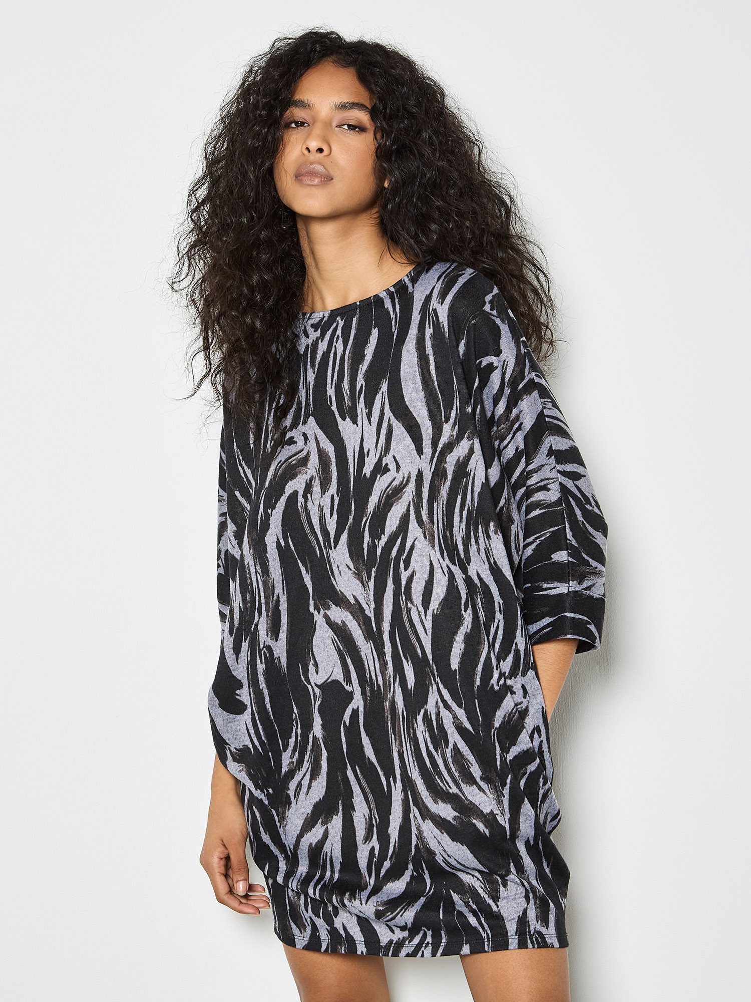 Apricot Strickkleid Mini-Cocoon-Kleid mit Zebramuster günstig online kaufen