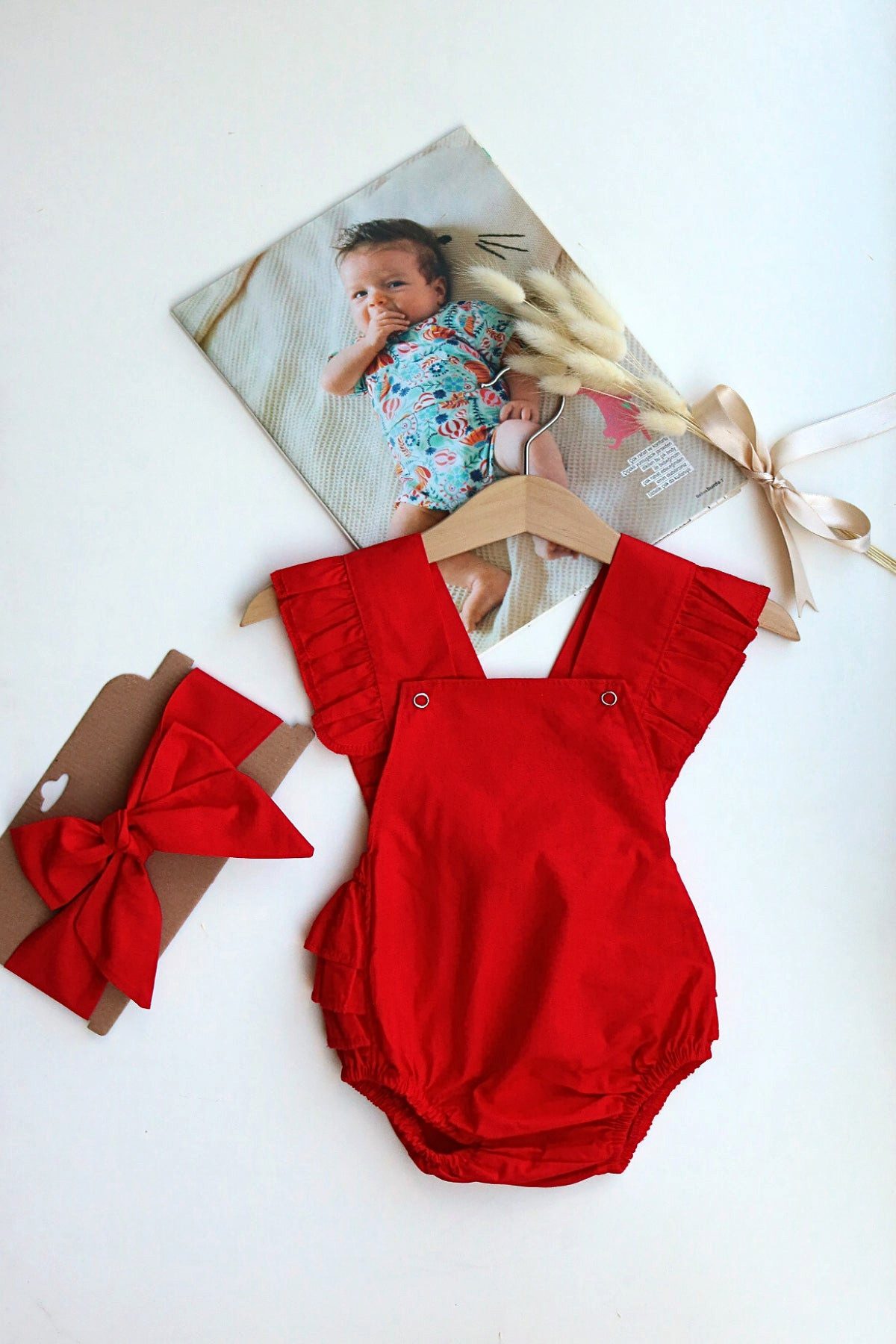 Strampler Traumhafte Baby Salopette - rot - mit Haarband