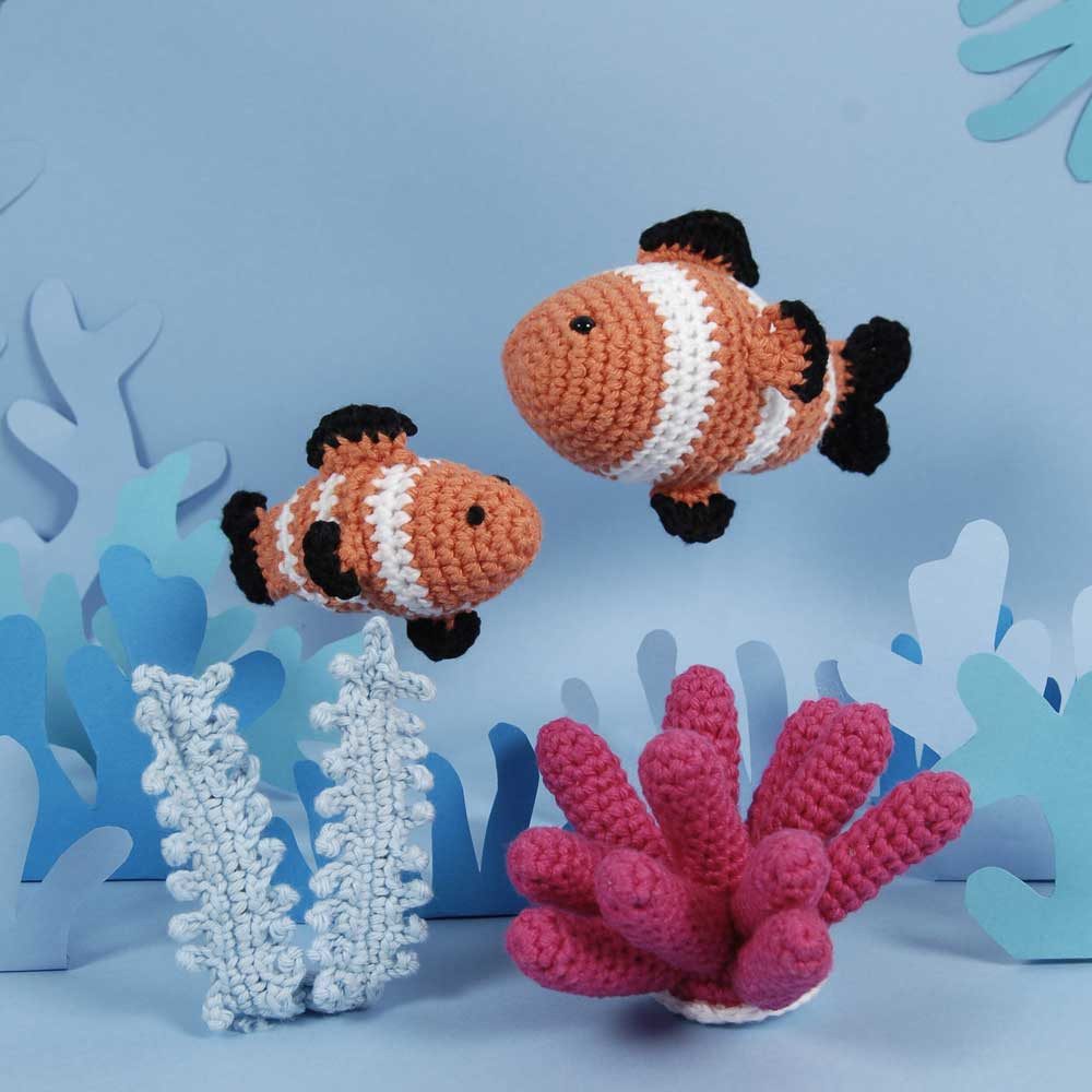 DMC Kreativset DMC Amigurumi Häkelkit "Clownfische", 11,5x11,5cm, (embroidery kit by Marussia)