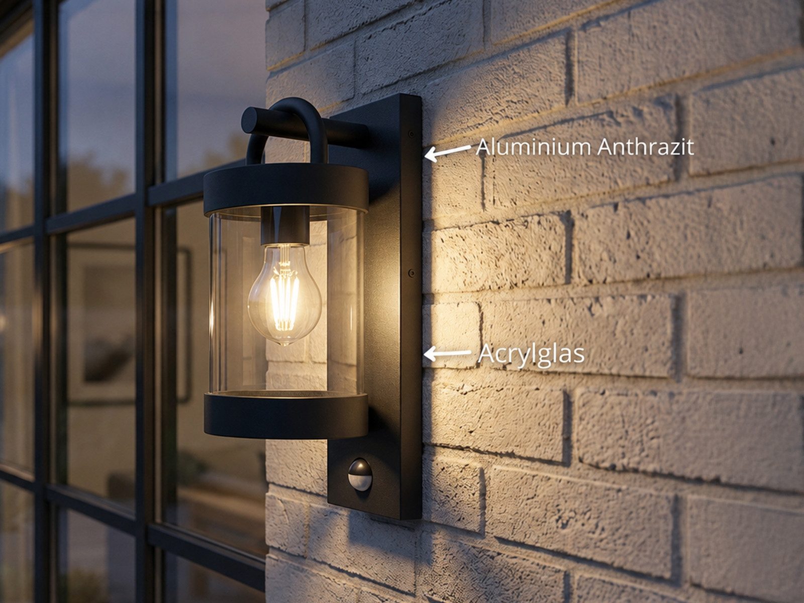 TRIO Leuchten LED Außen-Wandleuchte mit Bewegungsmelder, Höhe 33cm, Bewegungssensor, LED wechselbar, Warmweiß, Landhaus-Stil Wand Außenleuchte, Fassadenbeleuchtung inkl. E27 LED