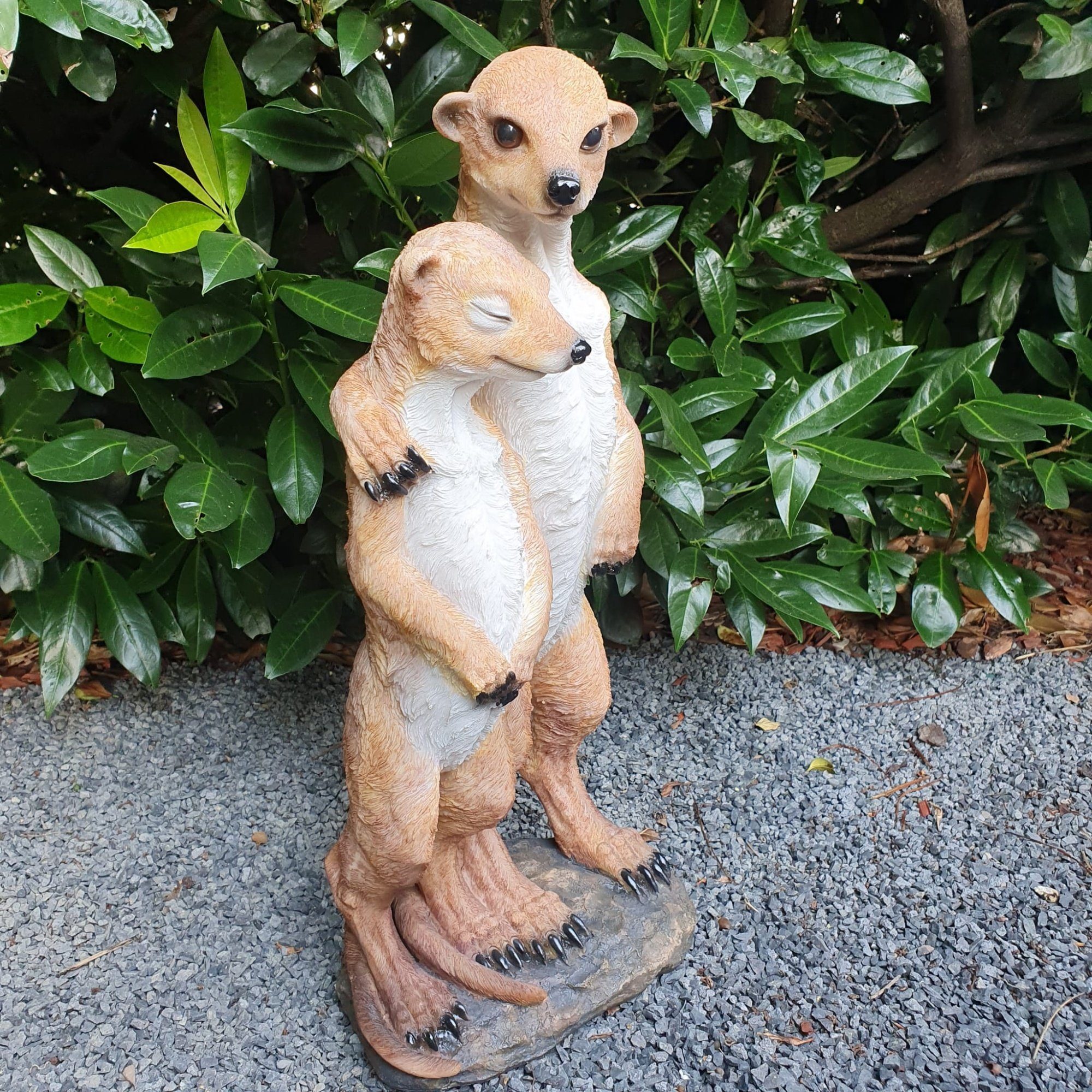 Aspinaworld Gartenfigur Verliebtes Erdmännchen Paar 50 cm wetterfest