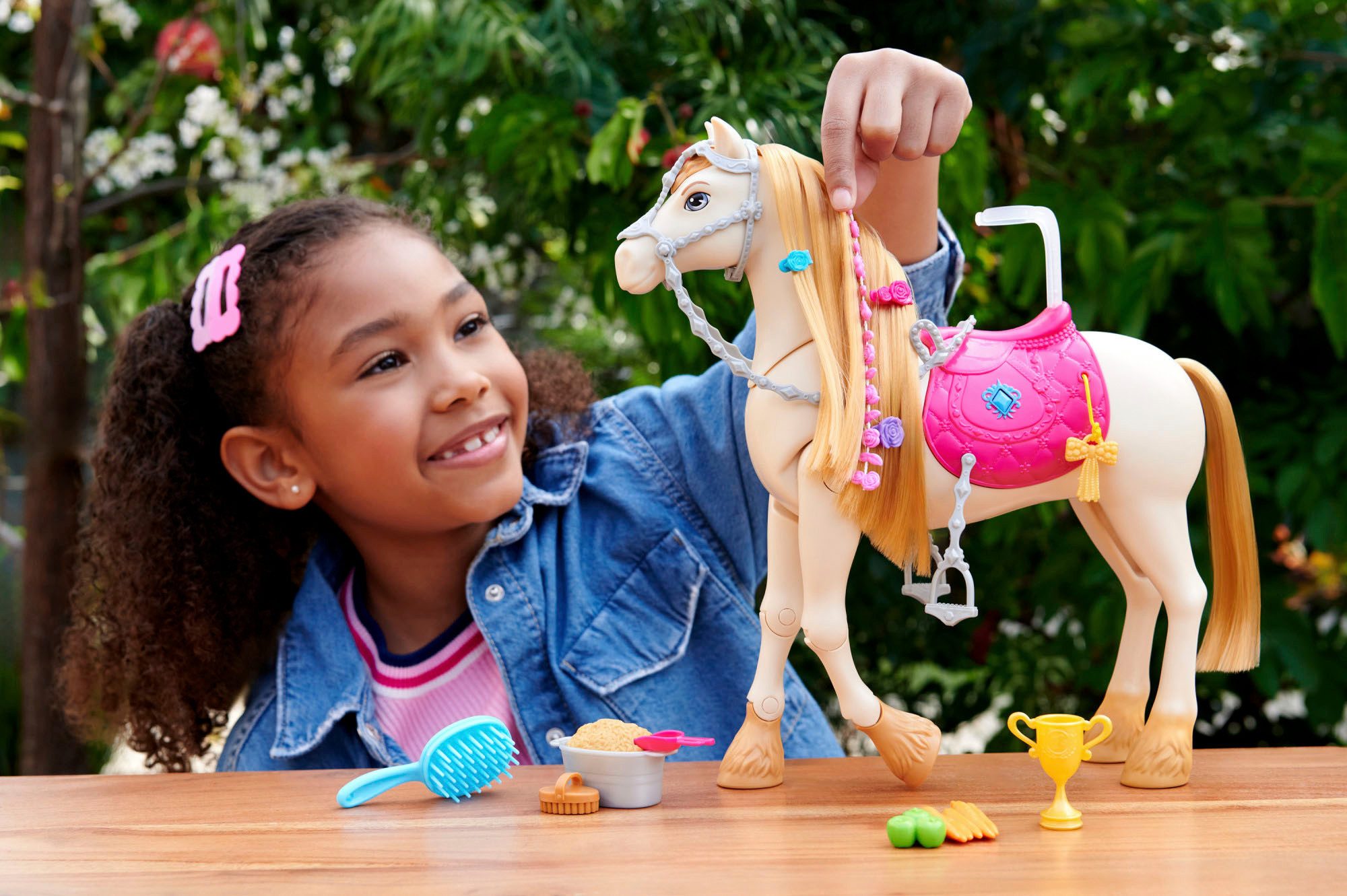 Barbie Anziehpuppe Mysteries: Das geheimnisvolle Pferdeabenteuer günstig online kaufen