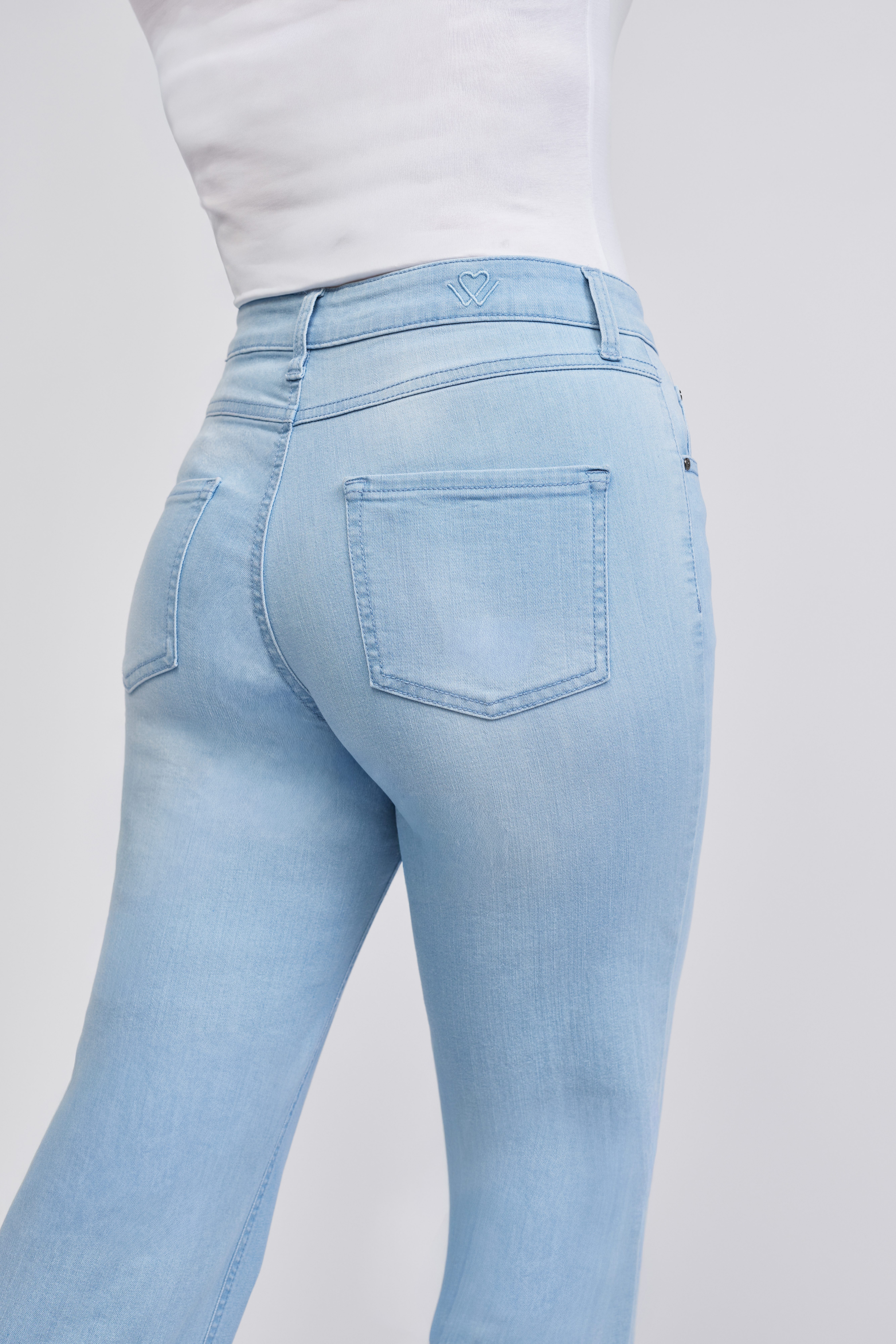 wonderjeans 5-Pocket-Jeans Relaxed Straight Cool, modern und vielseitig zu stylen