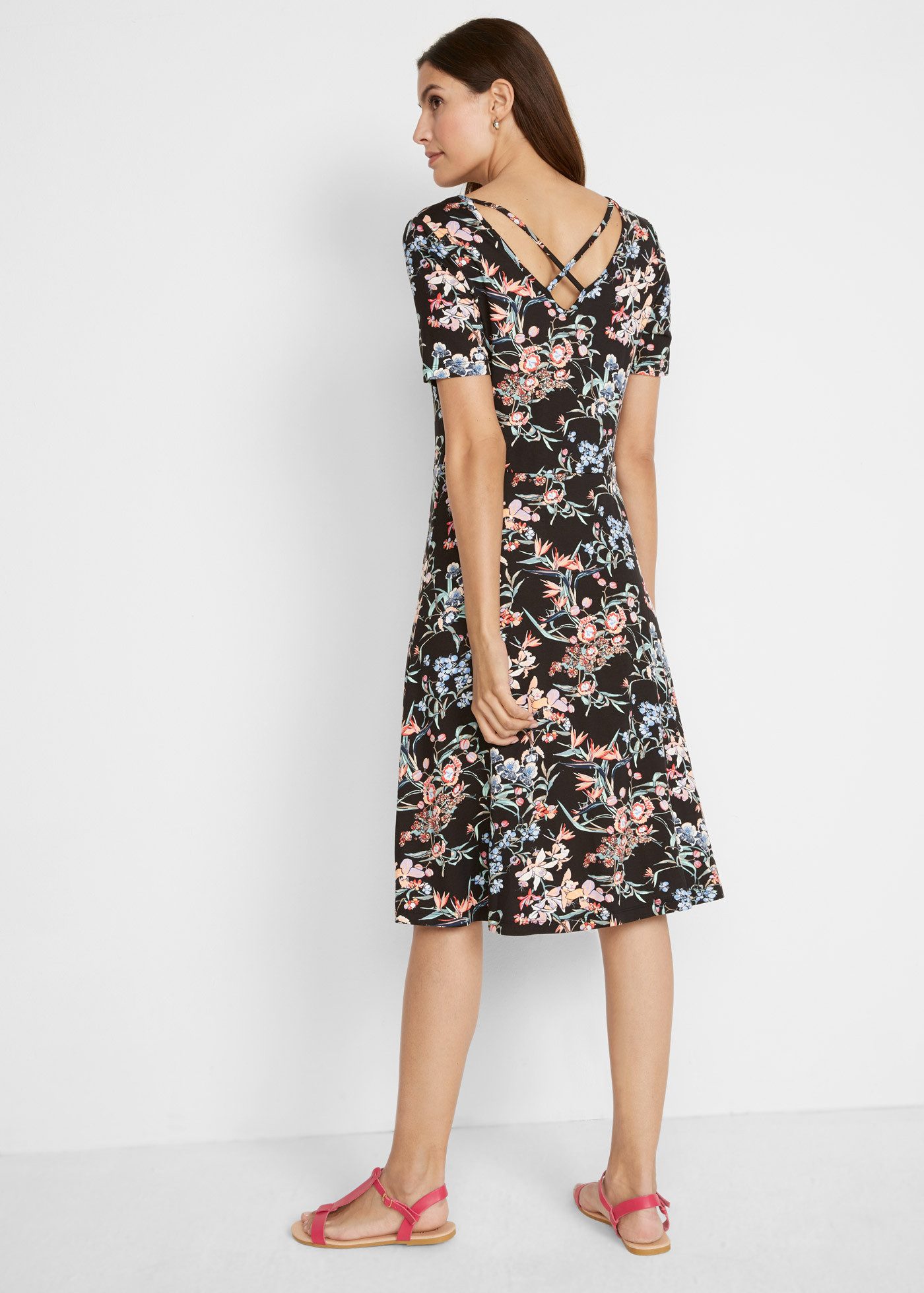 bonprix Jerseykleid für warme Tage, aus Viskose mit Elasthan, A-Linien-Schnitt