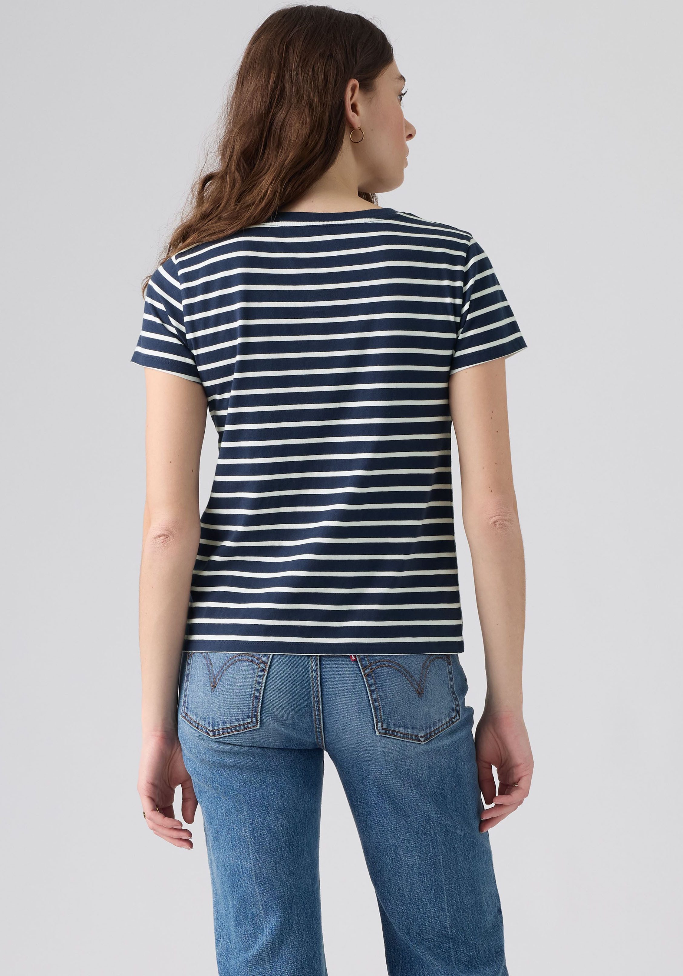 Levi's® V-Shirt PERFECT VNECK mit Mini-Batwing-Logostickerei