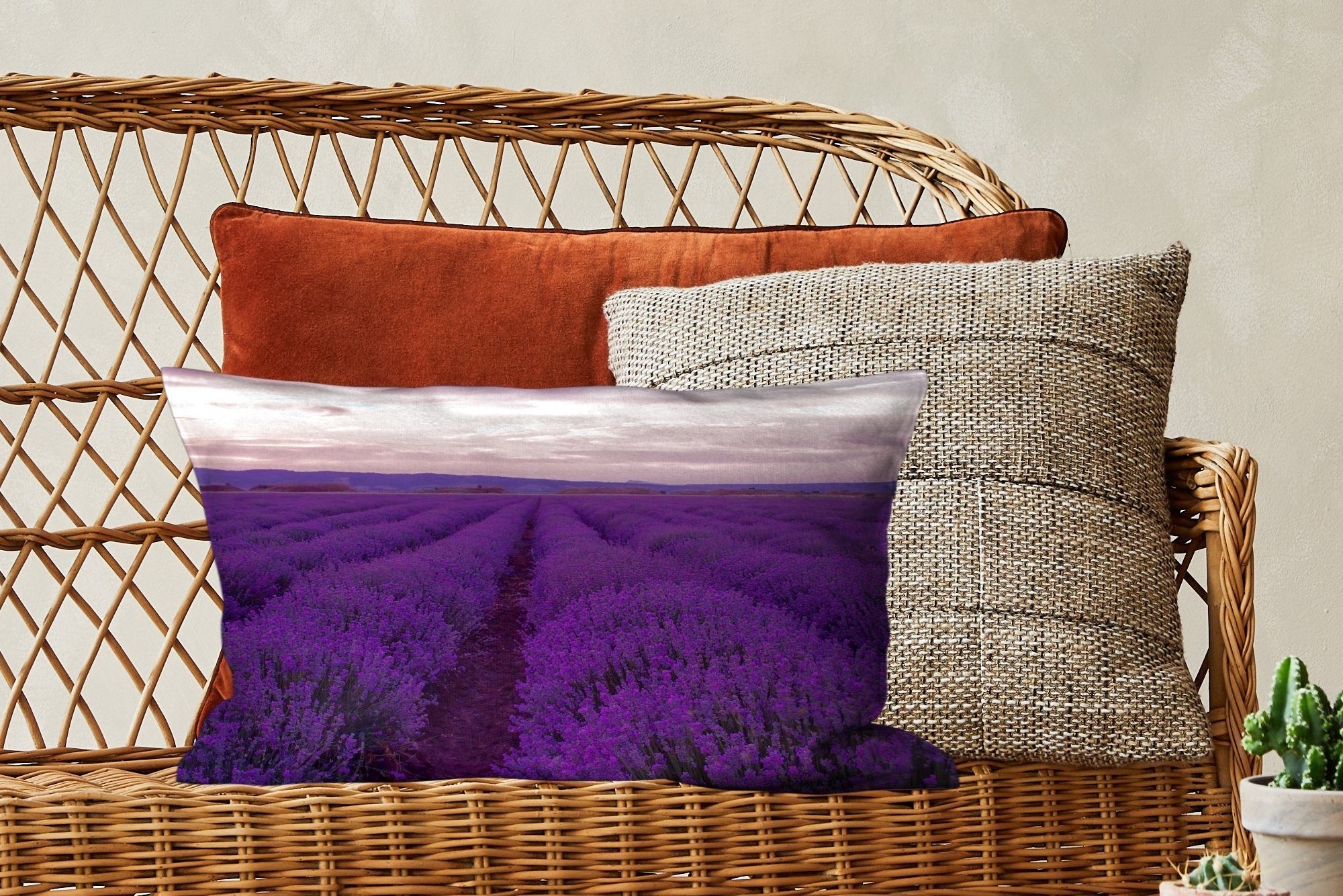 Dekokissen Lavendel mit Dekokissen - Schlafzimmer Natur, Zierkissen, Füllung, Wohzimmer Dekoration, - MuchoWow Blumen - Lila