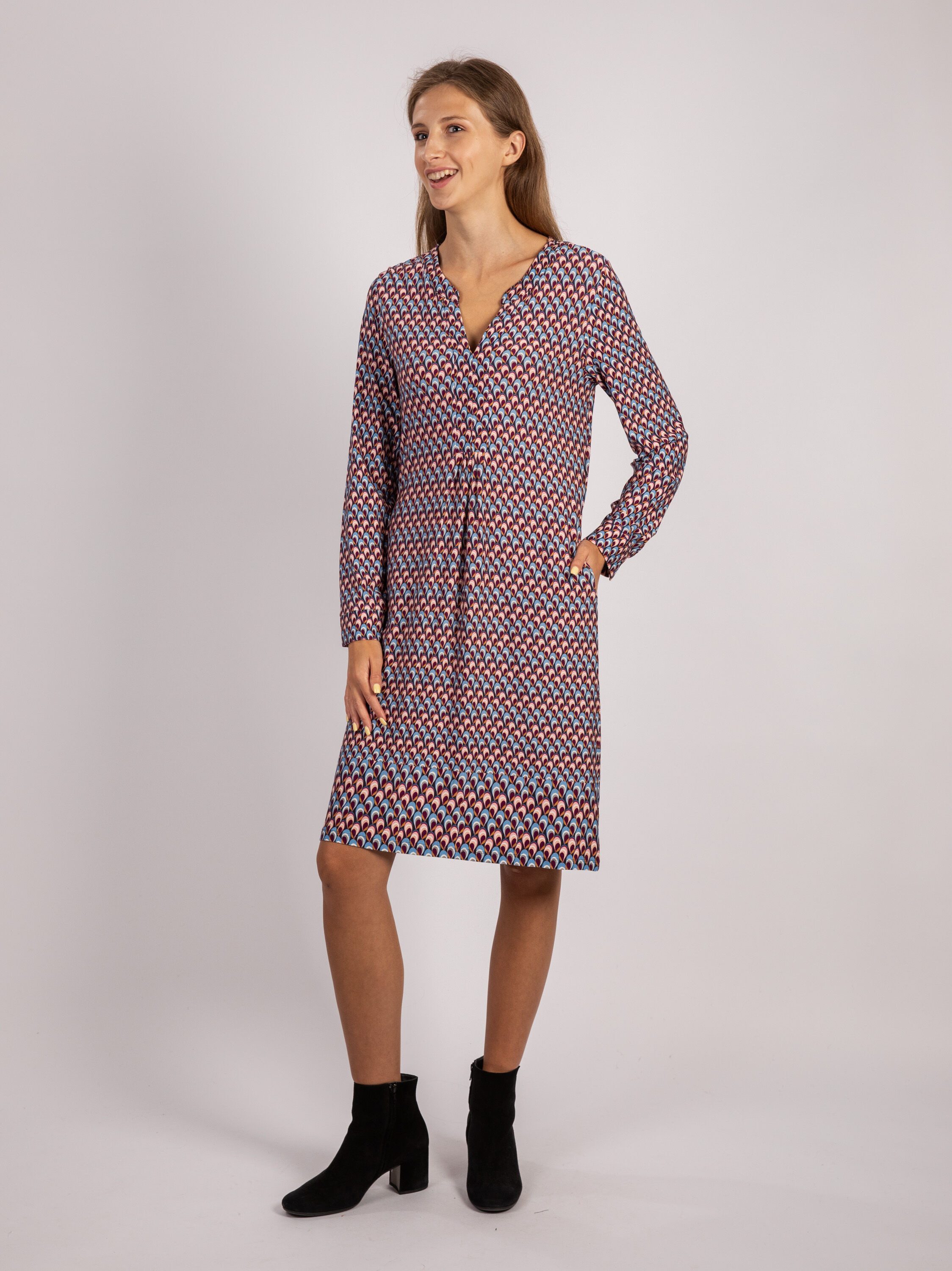 VICCI Germany Strickkleid mit Seitliche Eingriff Taschen