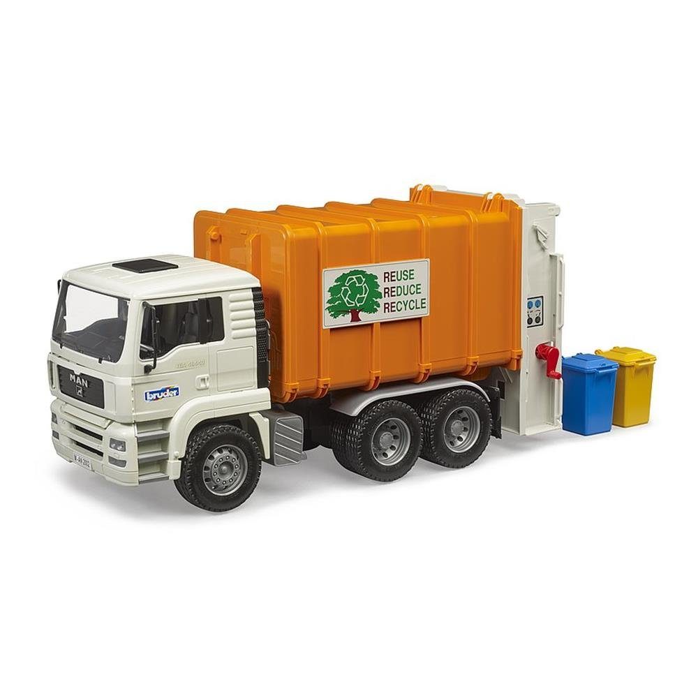 Bruder® Spielzeug-Müllwagen 02772 MAN TGA, (Set, 3-tlg., mit 2 Mülltonnen), Müll LKW Hecklader Müll-Fahrzeug Müllauto Nutzfahrzeug