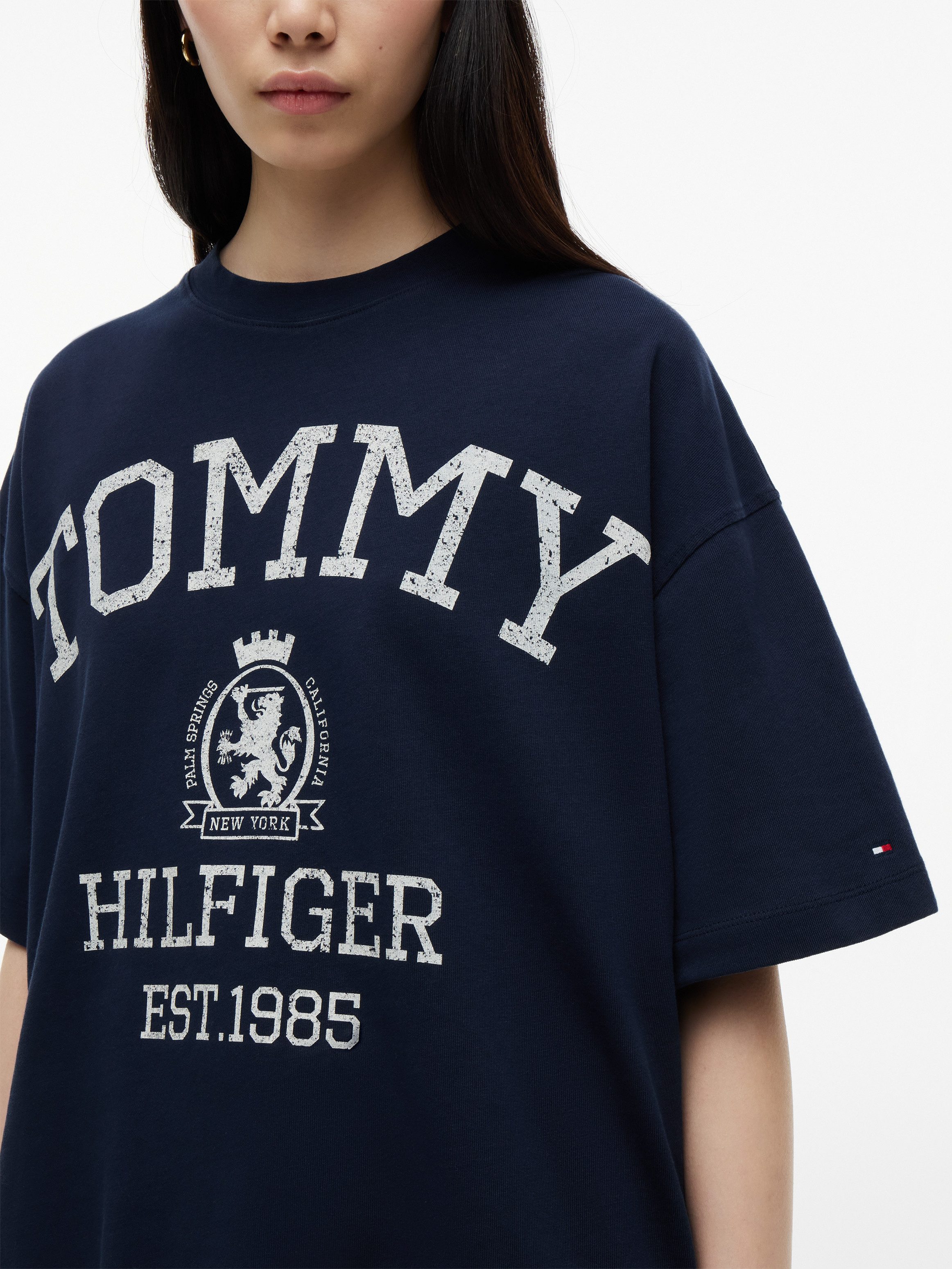 Tommy Hilfiger Kurzarmshirt VARSITY CREST RLX SS T-SHIRT Baumwolle, relaxed fit, Logoprint