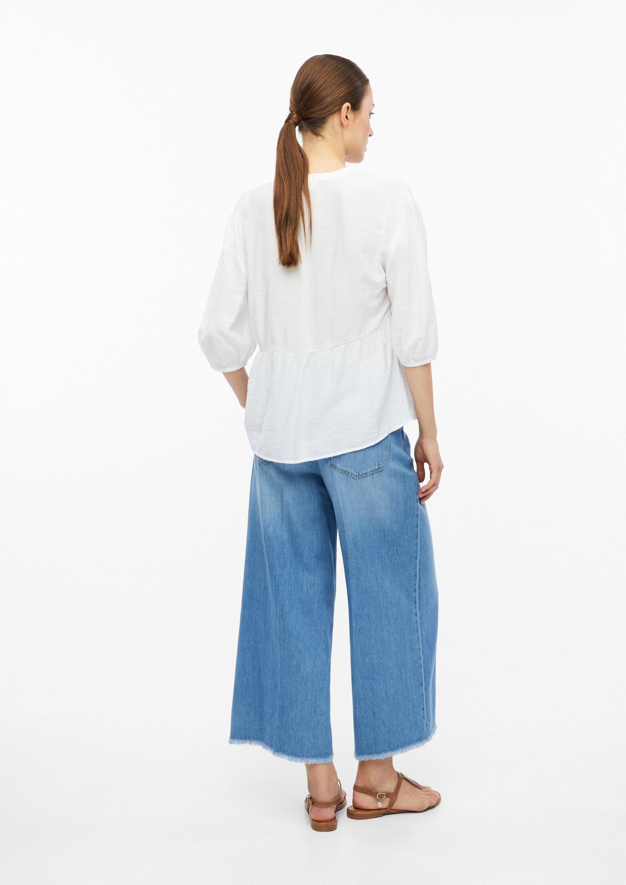 s.Oliver Kurzarmbluse Bluse Viskosemix-Bluse mit Saumvolant und Schmucksteinen