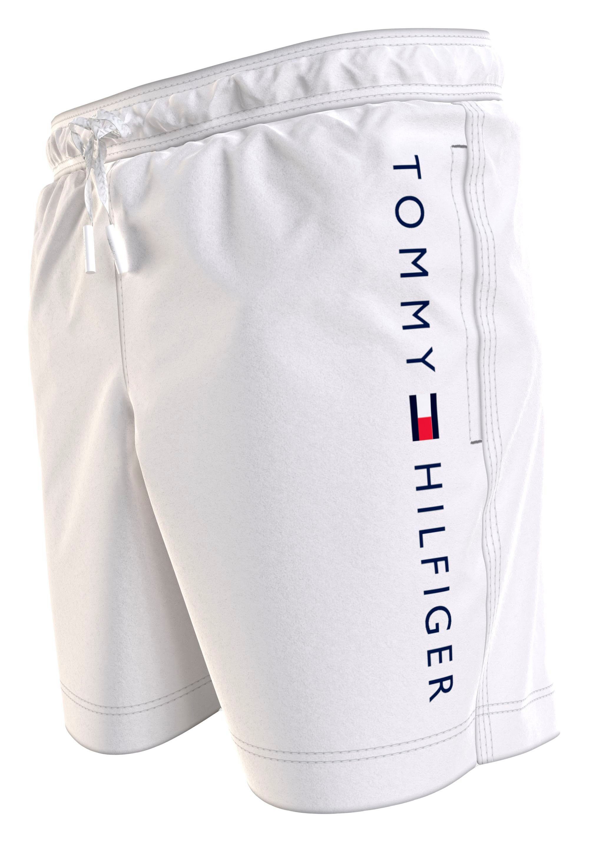 Tommy Hilfiger White mit Hilfiger MEDIUM Swimwear Tommy Markenlabel Badehose DRAWSTRING