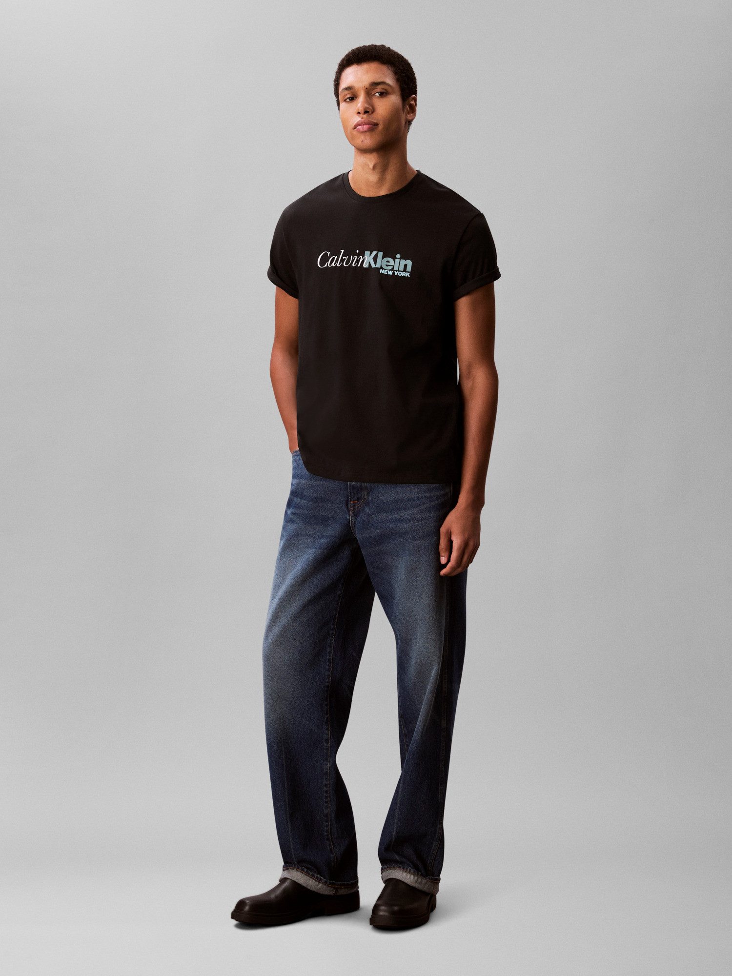 Calvin Klein T-Shirt SS 20S EU CALVIN CURSIVE GRAPHIC Mit Rundhalsausschnitt, regular fit