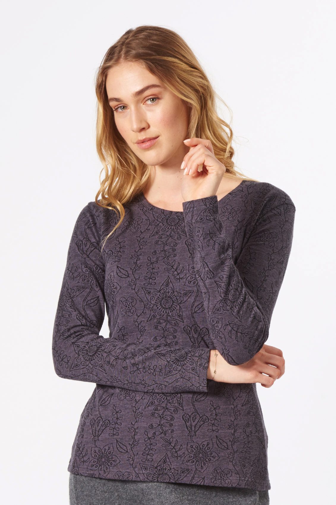Langarmshirt Edles Damen Shirt langarm mit floralem Muster aus Bio-Baumwolle