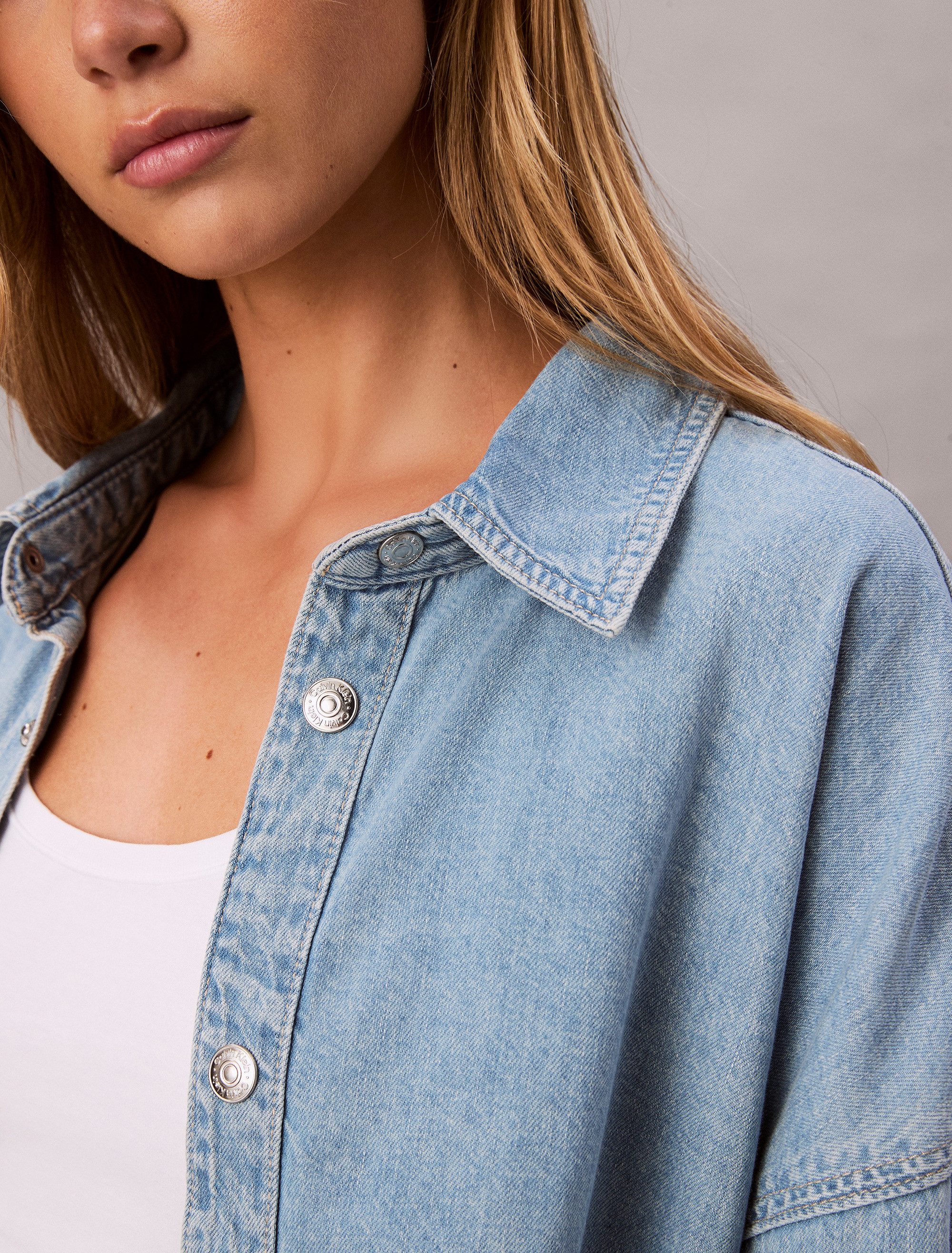Calvin Klein Jeans Hemdbluse RLXD LNN DNM SHRT AR Mit Rundhalsausschnitt
