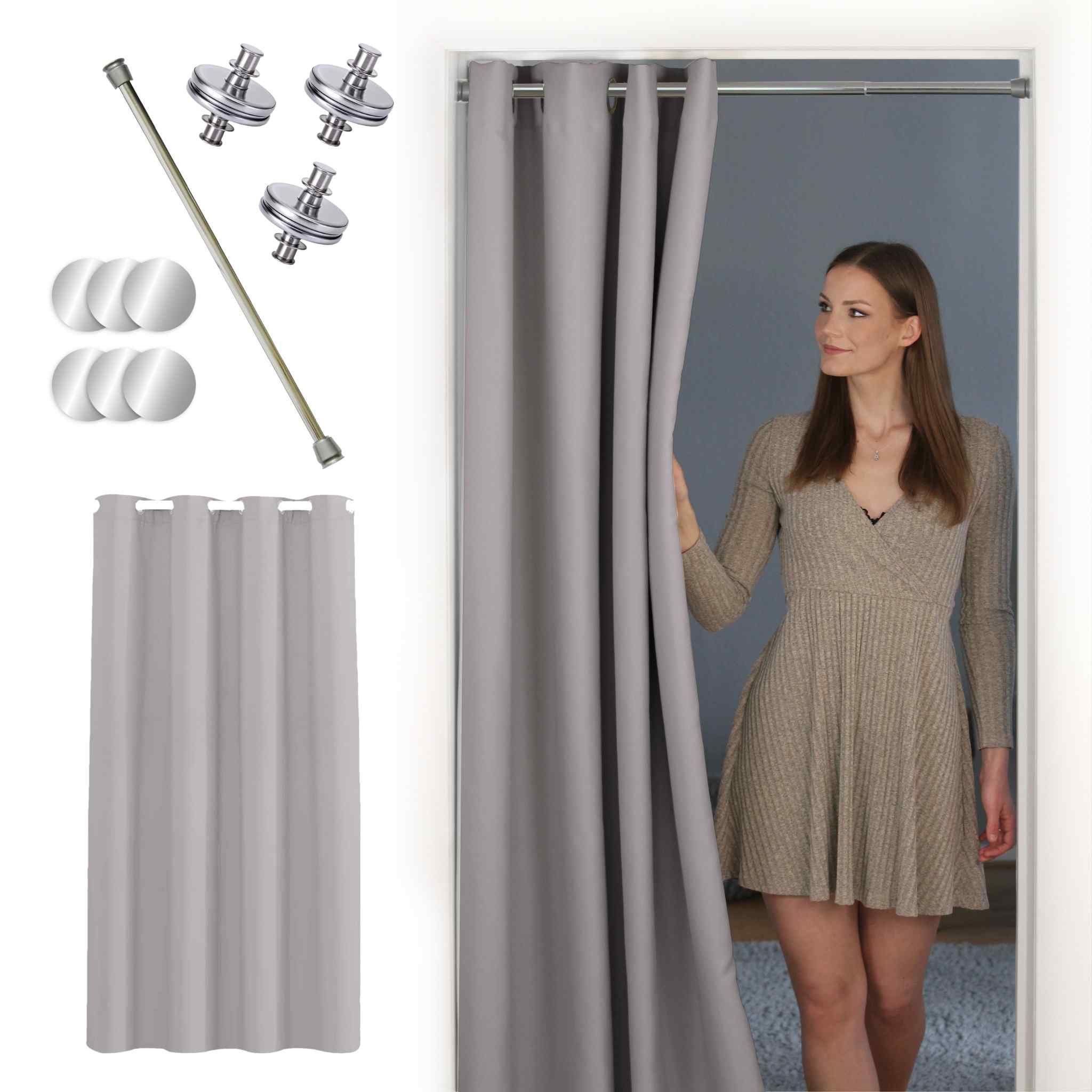 tinycurtains Türvorhang mit Stange silber 55-90 cm ohne Bohren, Thermo Vorhang mit Magneten, Ösen, abdunkelnd, Polyester, blickdicht, hellgrau Moonlight, Türgardine mit Klemmstange verdunkelnd