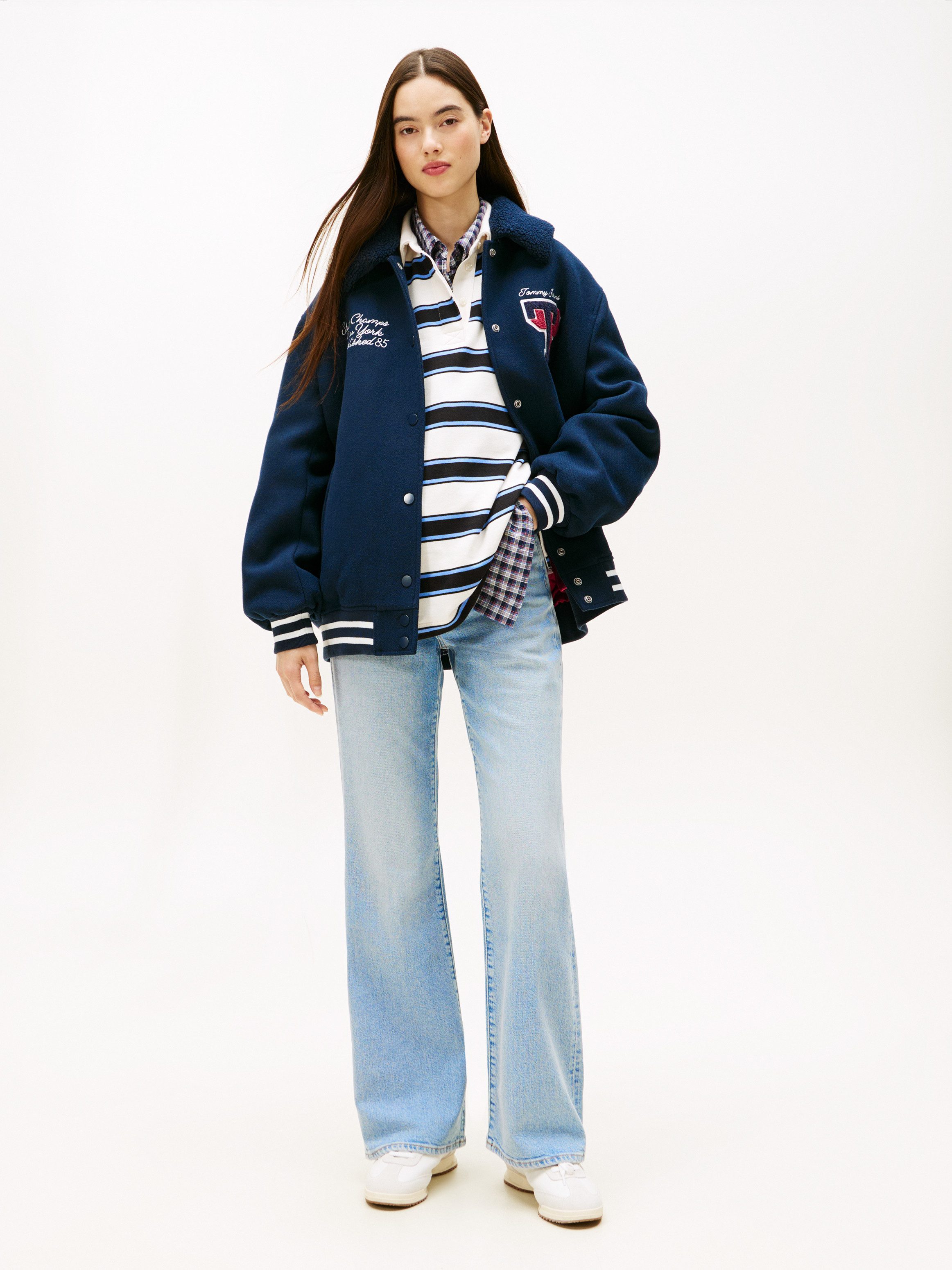 Tommy Jeans Bootcut-Jeans BELLA HGH FLR in ausgestellter Form