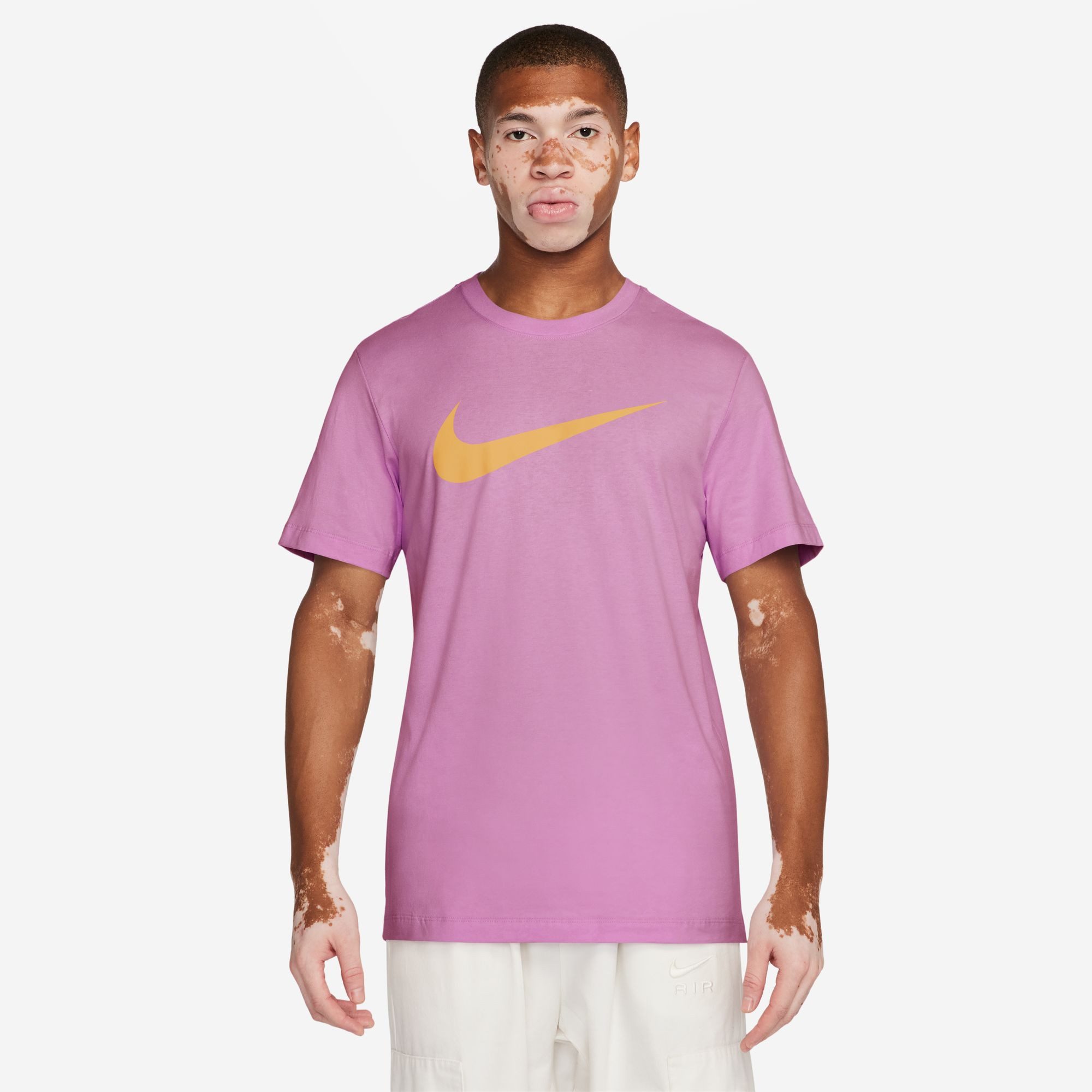 Nike Sportswear T-Shirt M NSW TEE ICON SWOOSH Kurzarm, Rundhalsausschnitt, aus Baumwolle