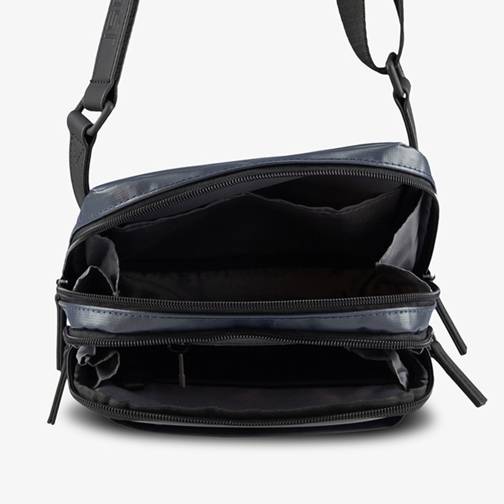 Jost Schultertasche Tolja, Polyurethan