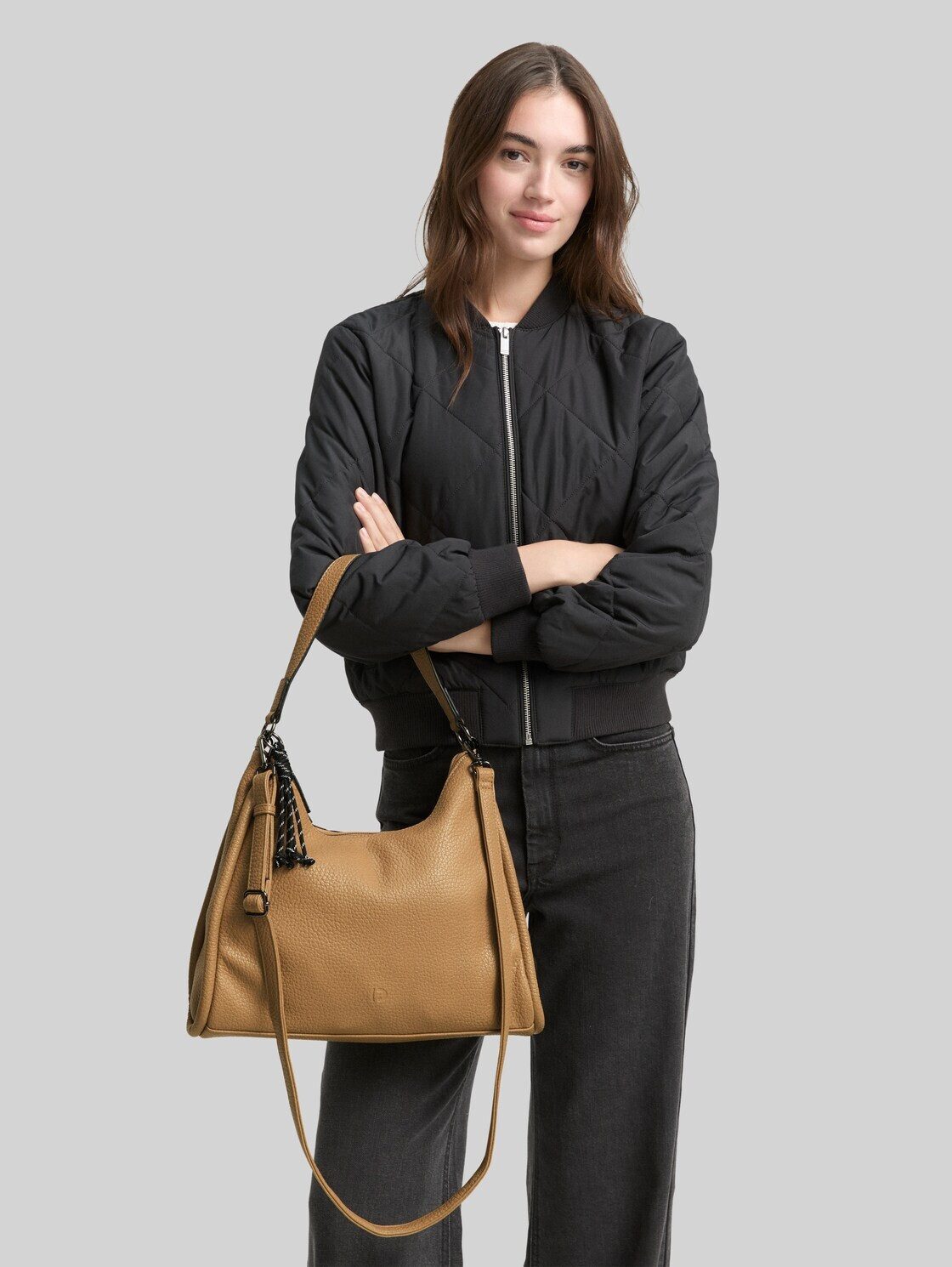 TOM TAILOR Denim Beuteltasche Bags, TTFINNA M Beuteltasche mit dekorativem Anhänger