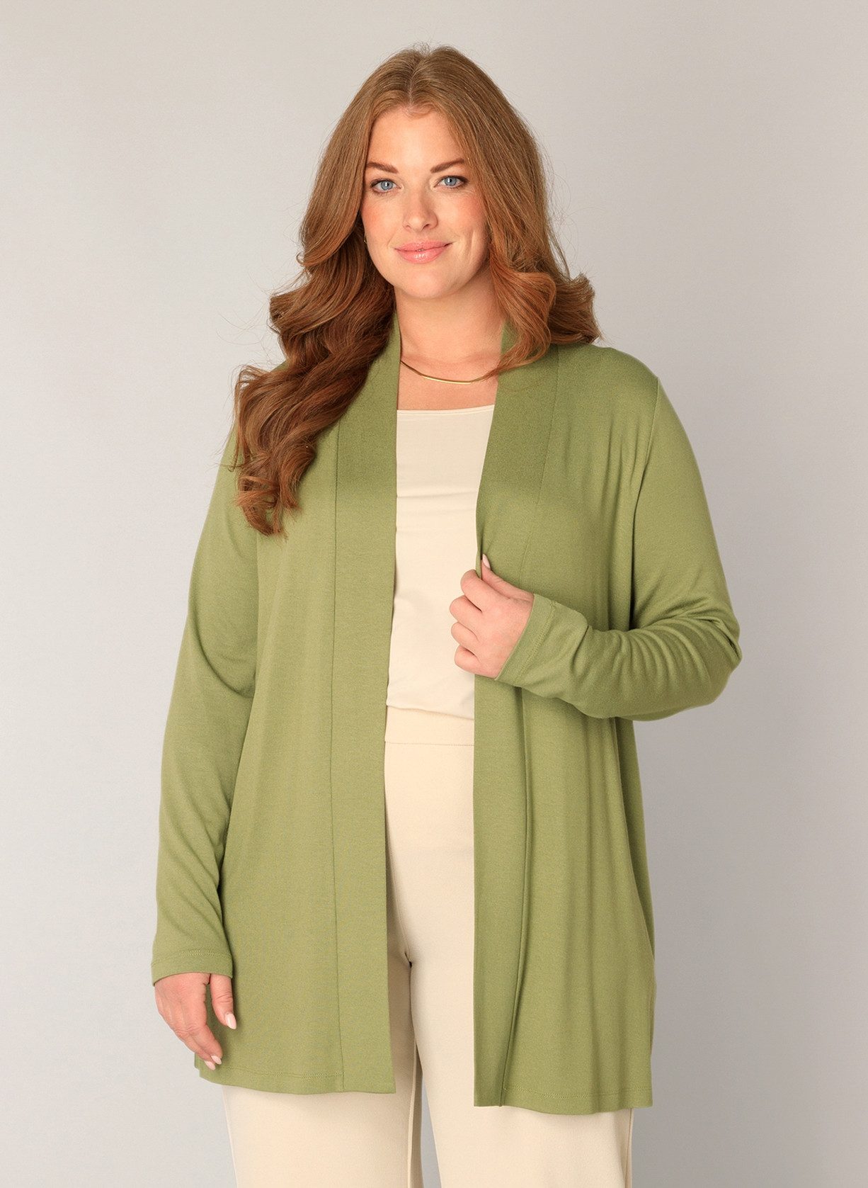 Base Level Curvy Strickjacke im verschlusslosen Design